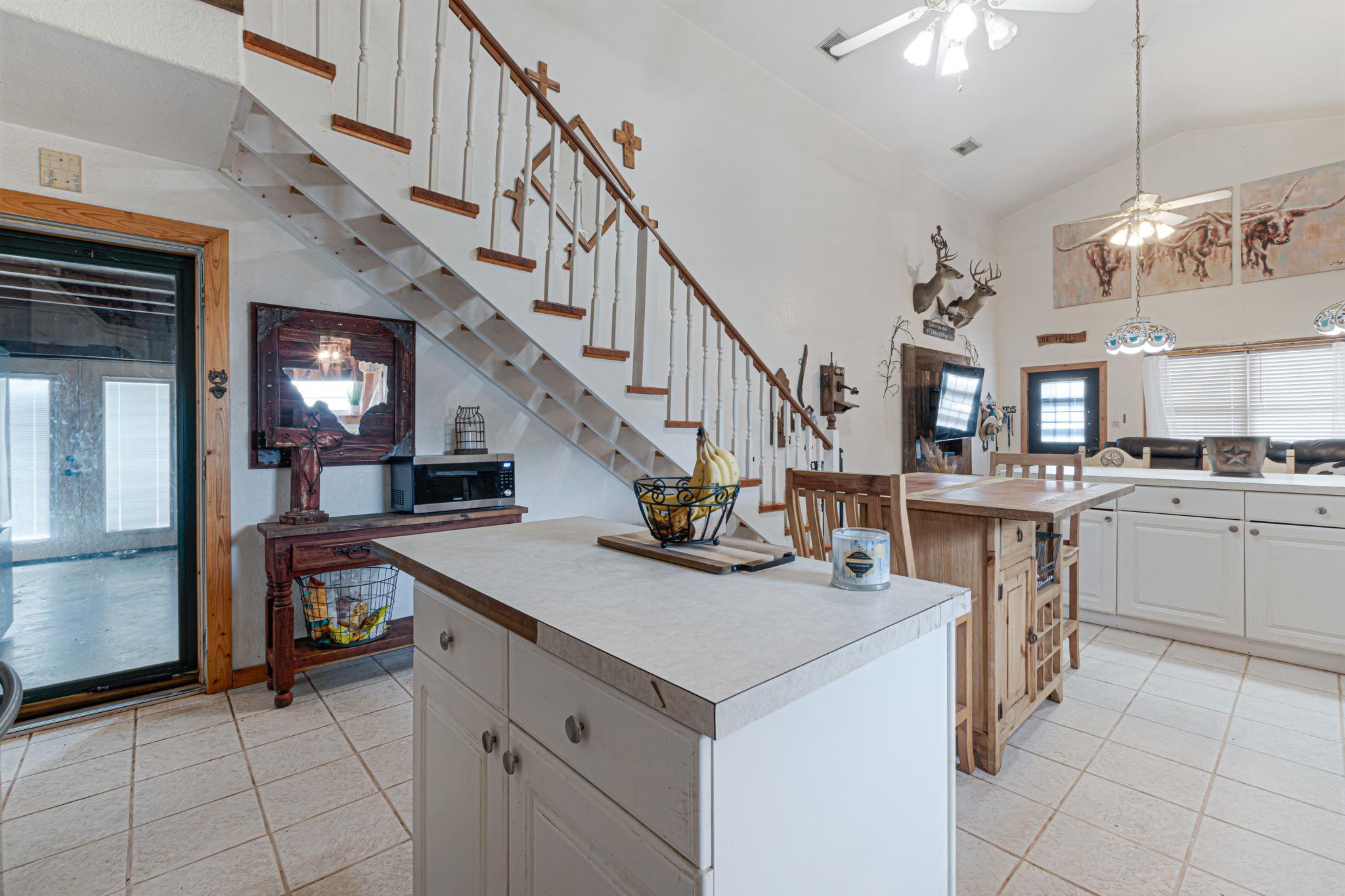 609 W Leon St, Llano, TX 78643
