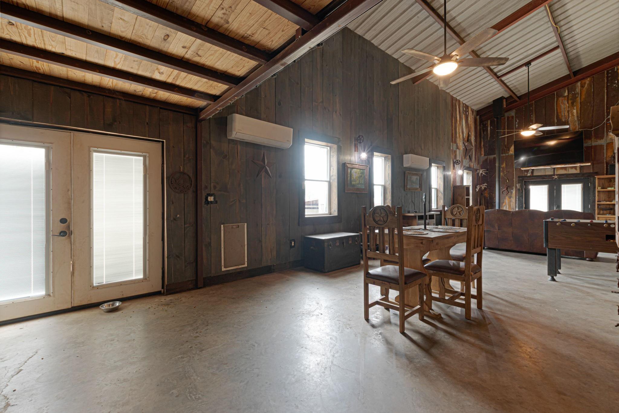 609 W Leon St, Llano, TX 78643