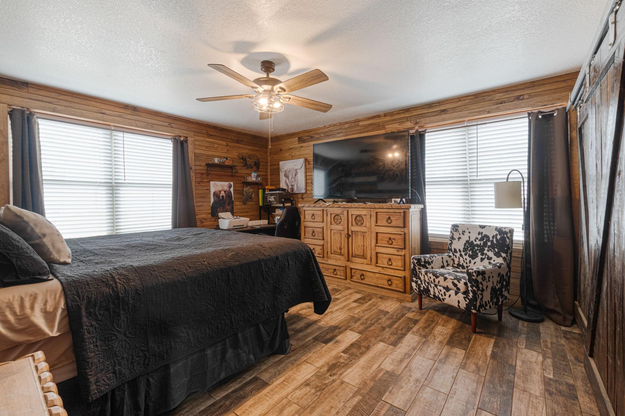 609 W Leon St, Llano, TX 78643
