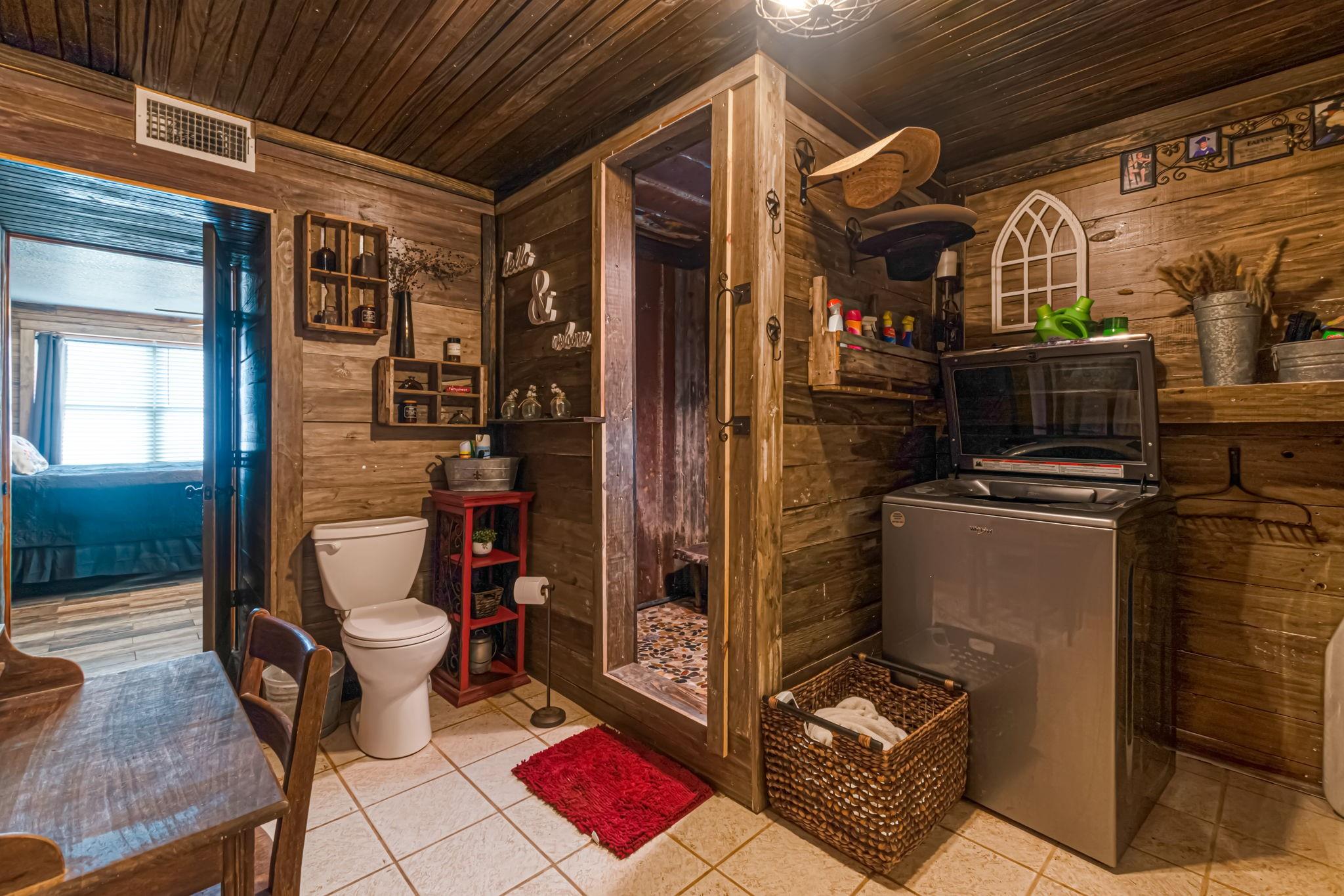 609 W Leon St, Llano, TX 78643