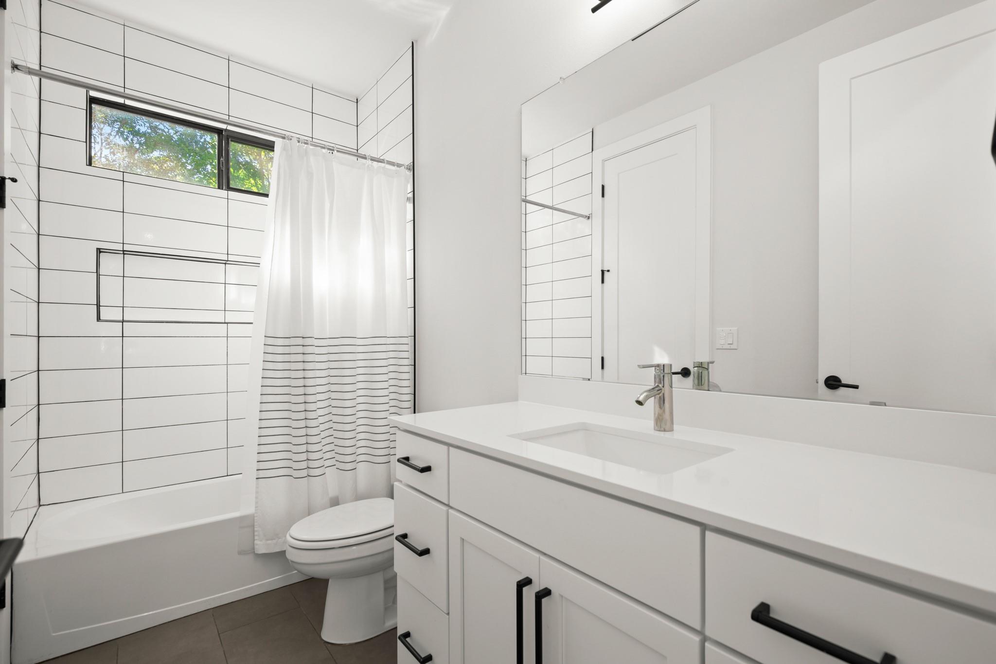 619 Hammack Dr # 2, Austin, TX 78752