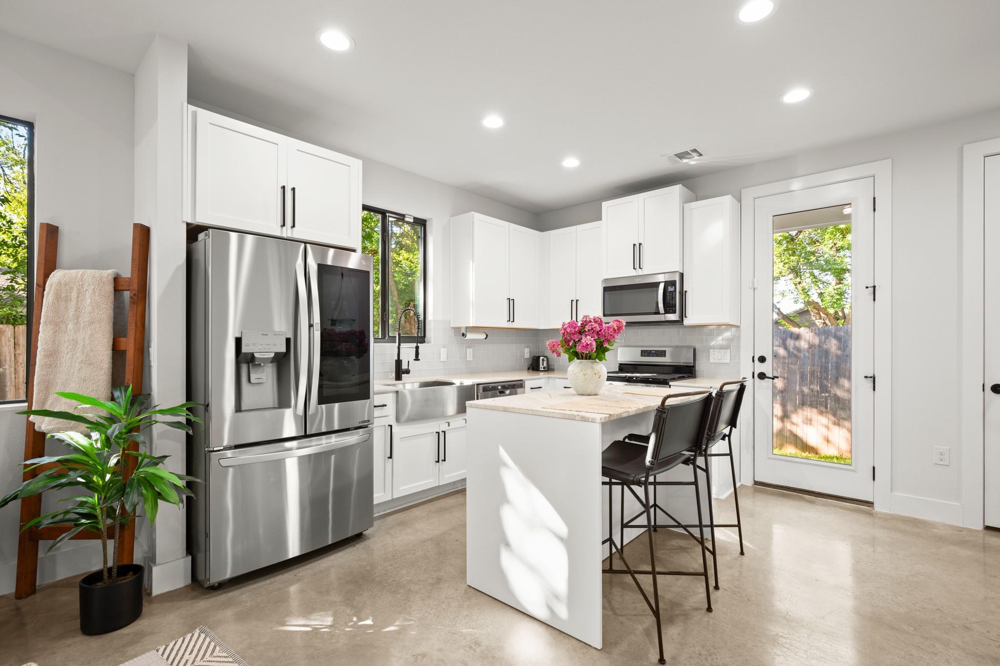 619 Hammack Dr # 2, Austin, TX 78752