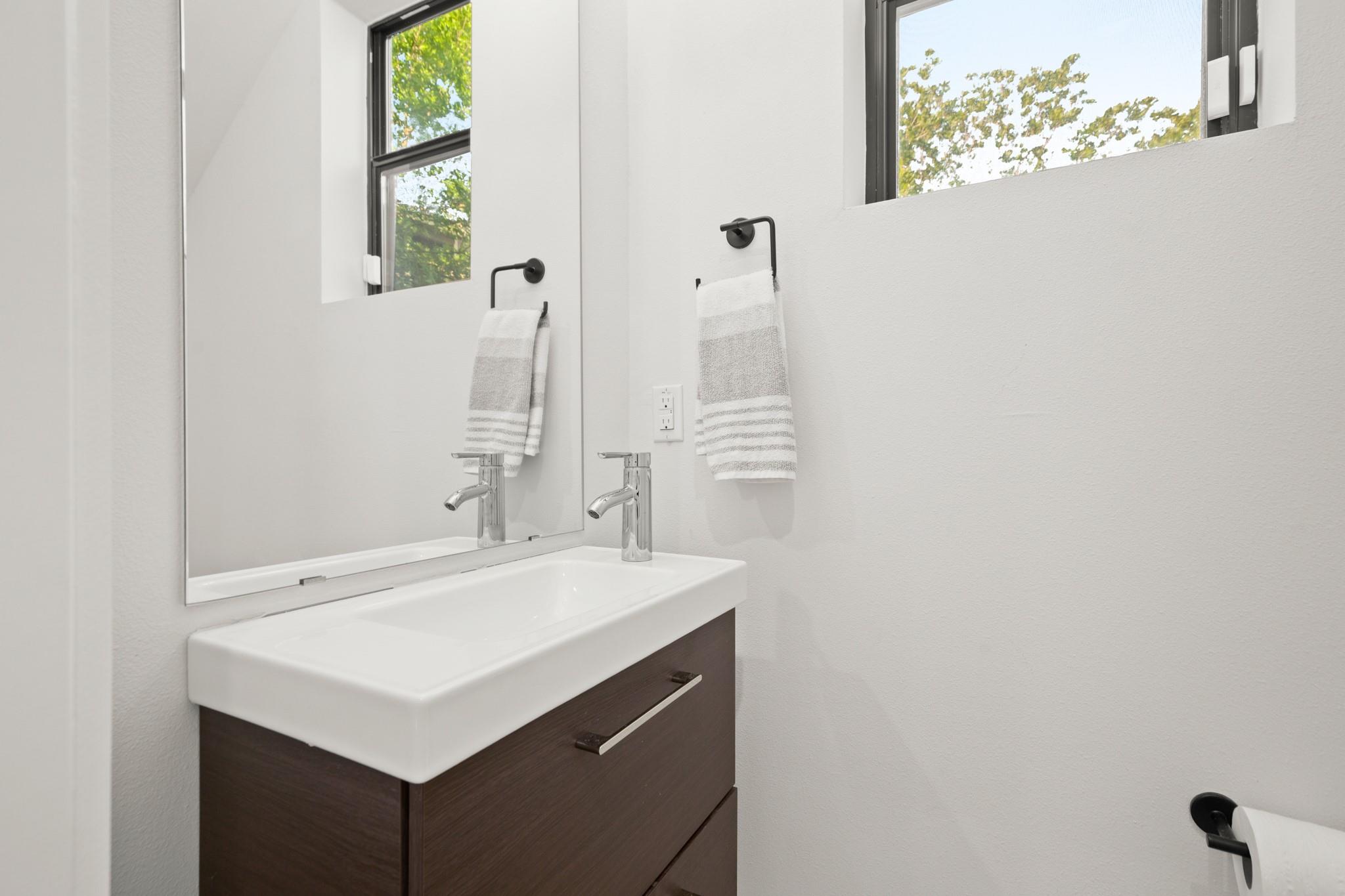 619 Hammack Dr # 2, Austin, TX 78752