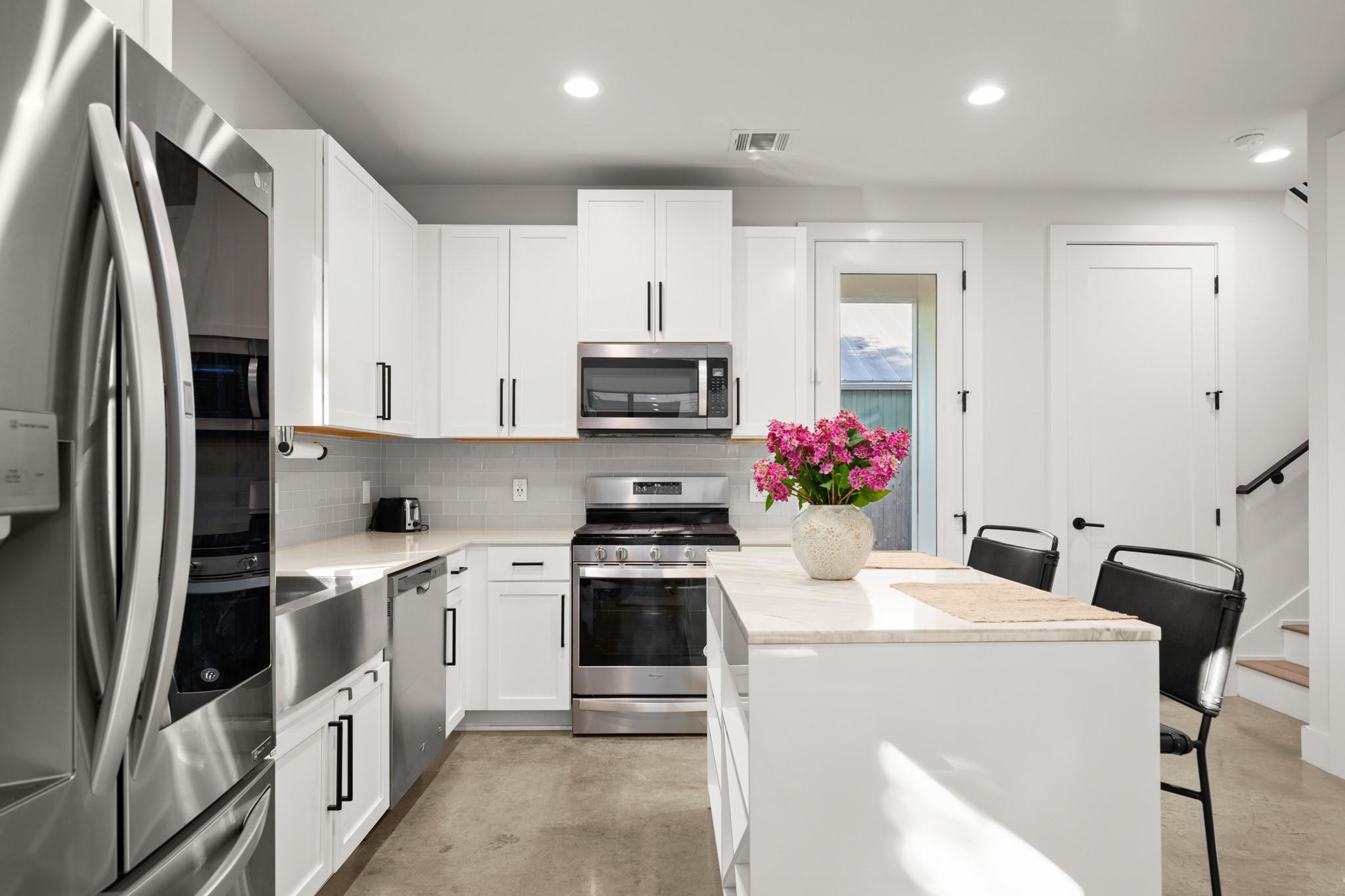 619 Hammack Dr # 2, Austin, TX 78752