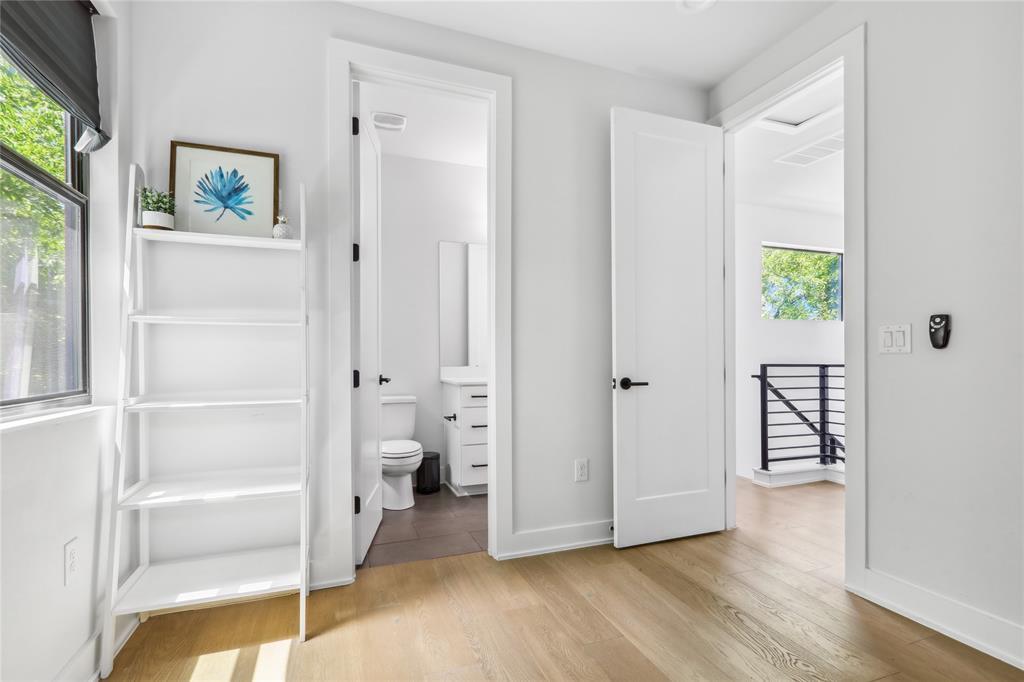 619 Hammack Dr # 2, Austin, TX 78752