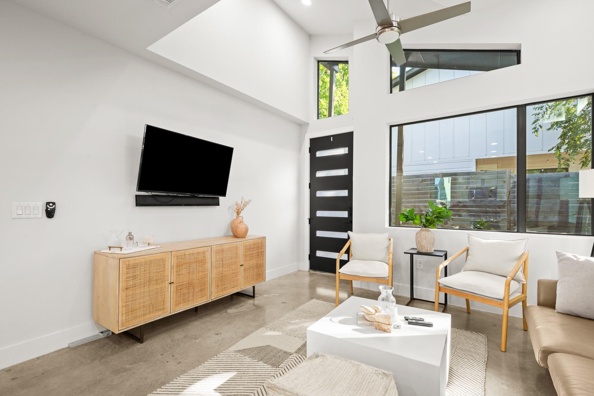 619 Hammack Dr # 2, Austin, TX 78752