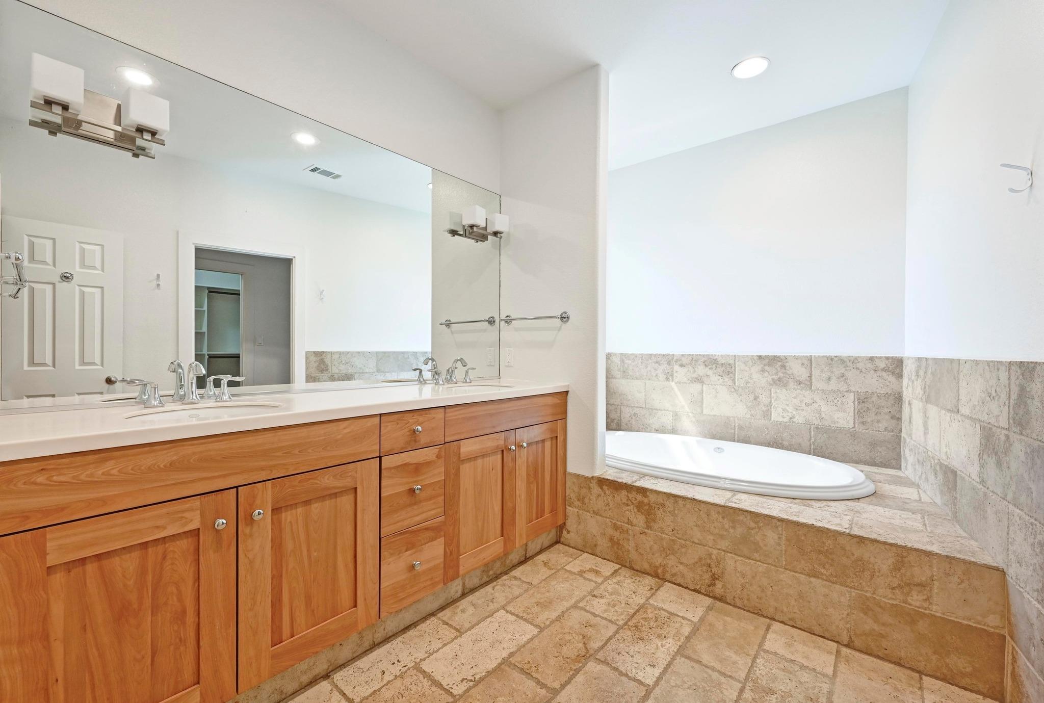 2705 Bonnie Rd # A, Austin, TX 78703