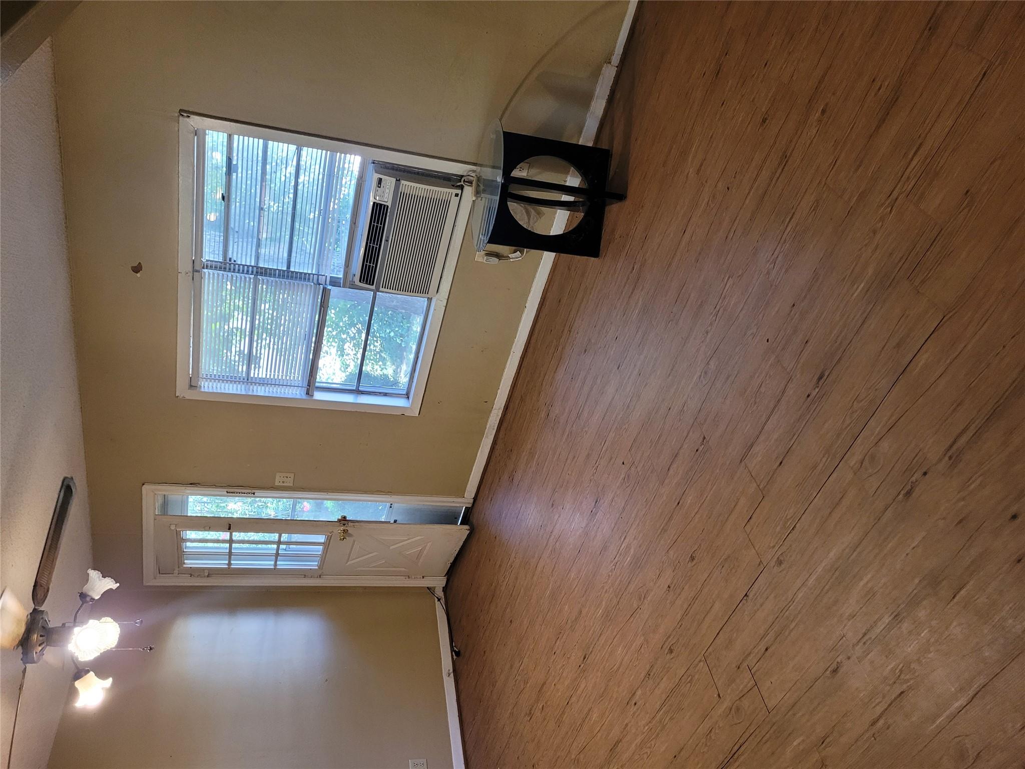 202 Marburger St, Smithville, TX 78957