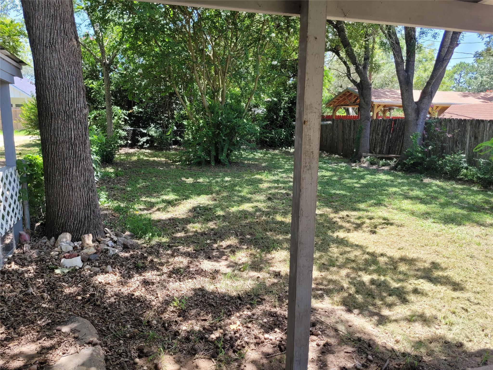 202 Marburger St, Smithville, TX 78957