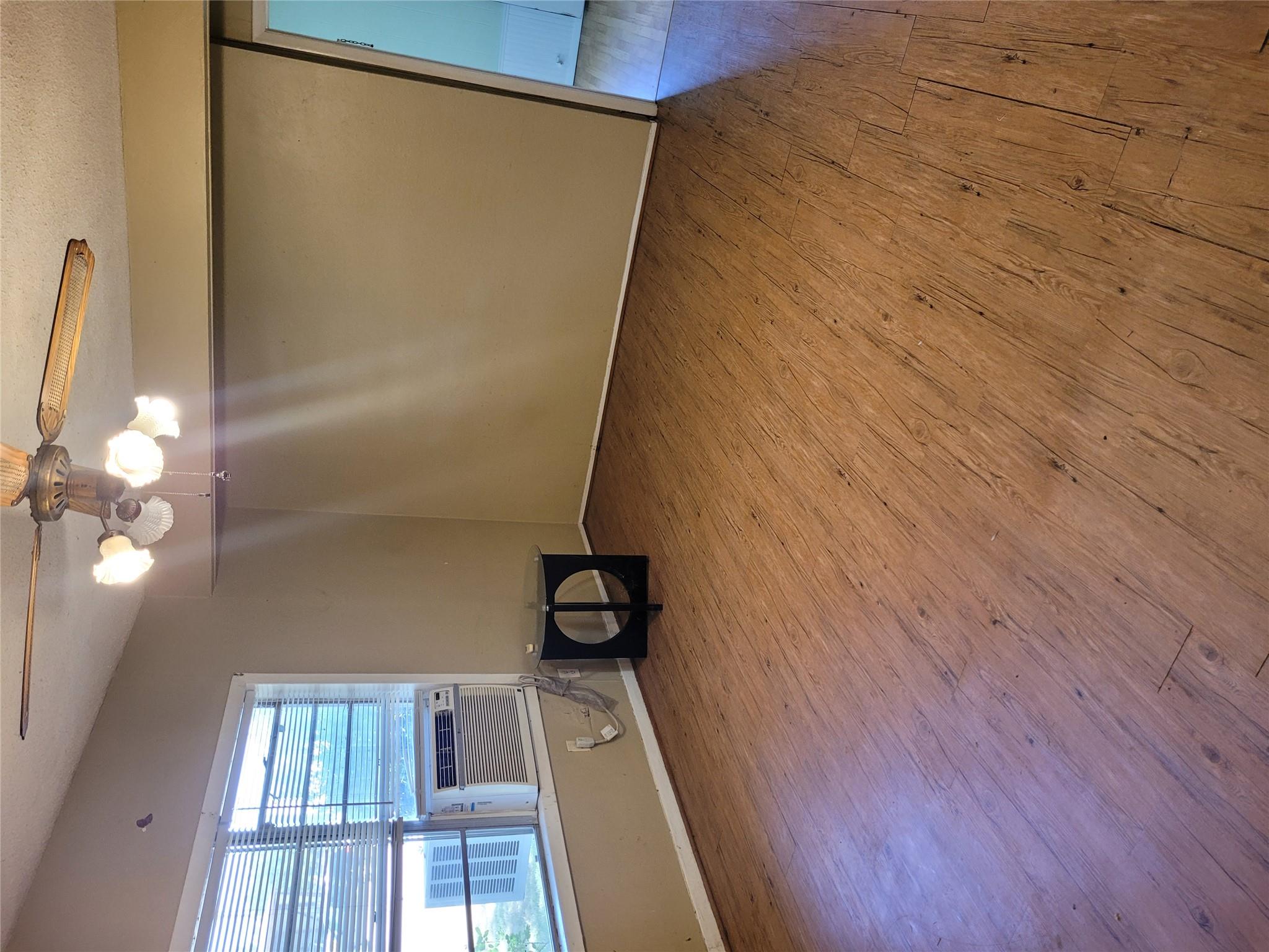 202 Marburger St, Smithville, TX 78957