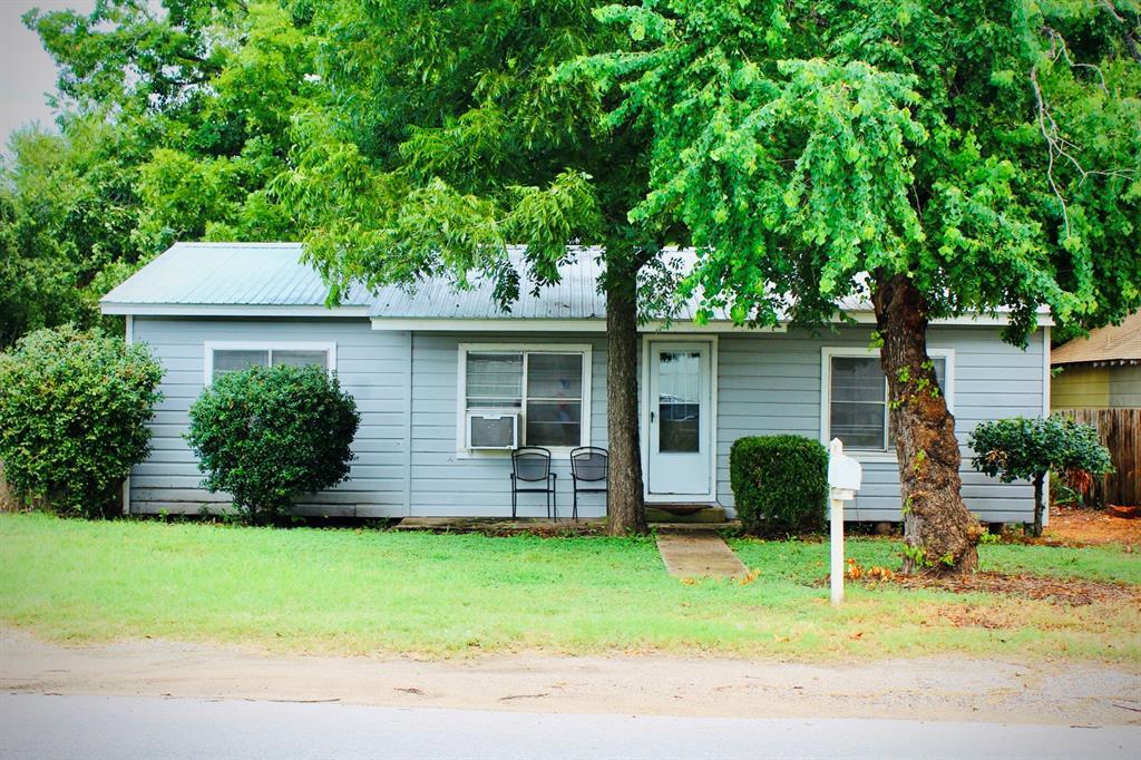 202 Marburger St, Smithville, TX 78957