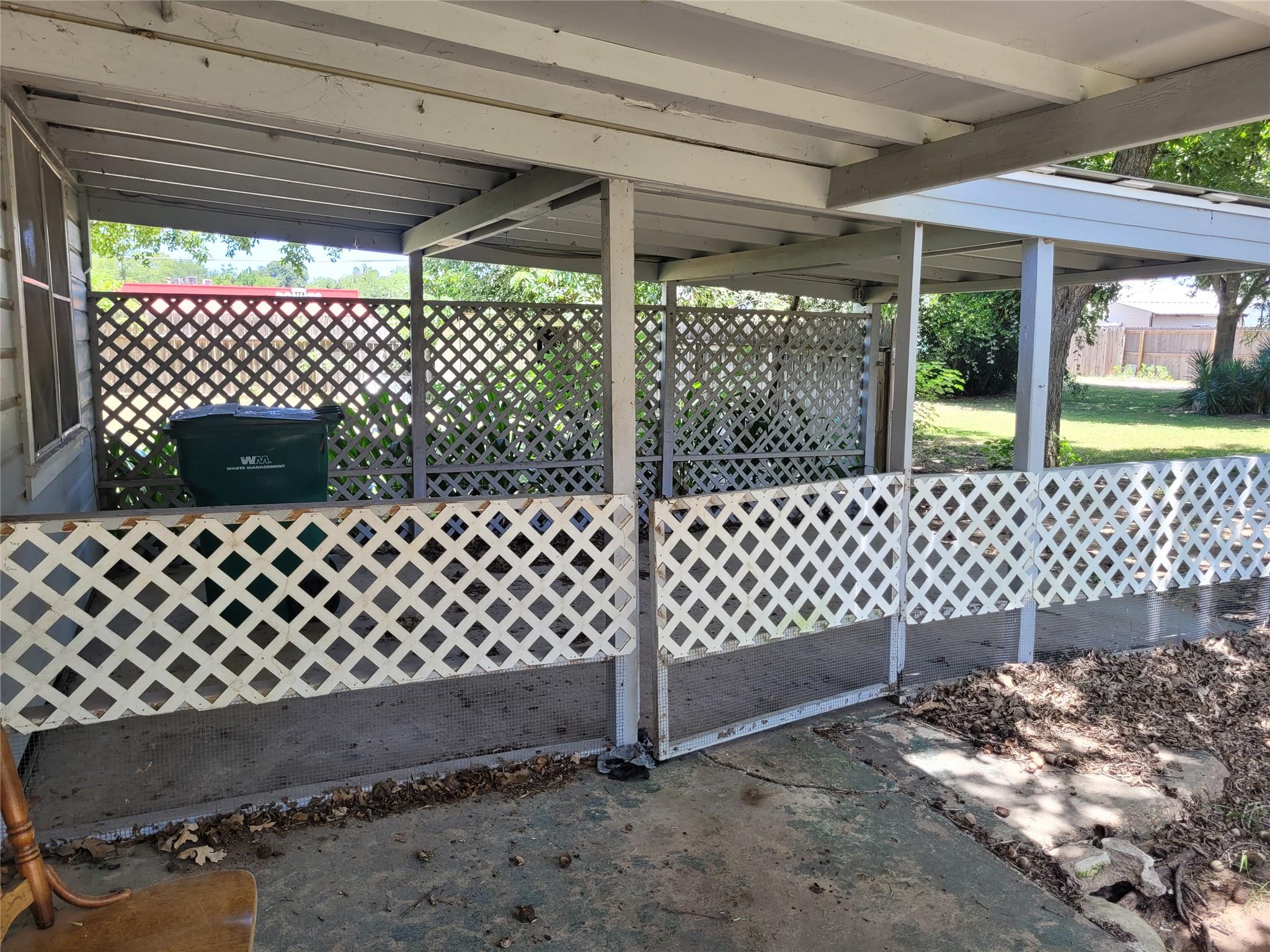 202 Marburger St, Smithville, TX 78957
