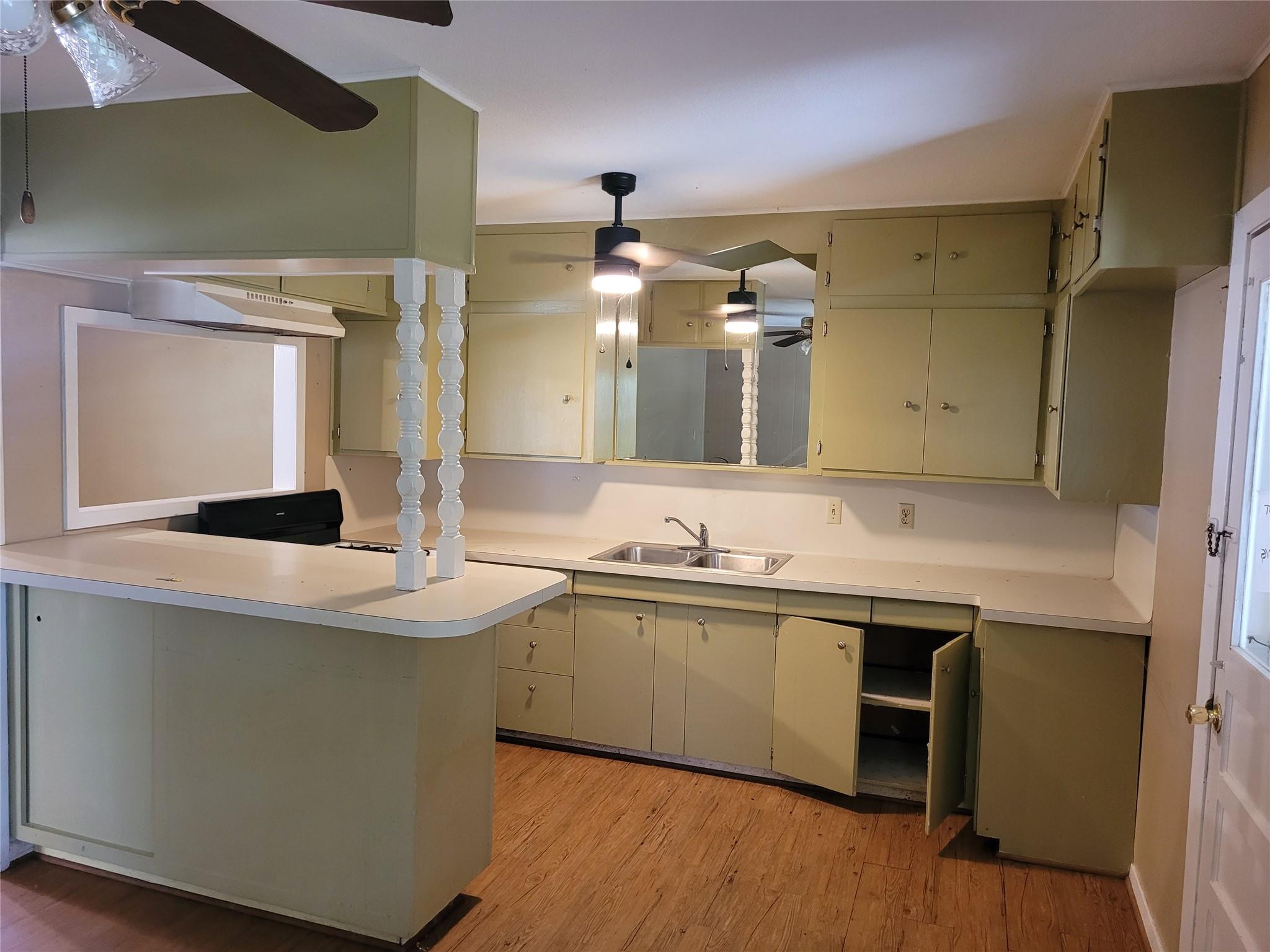 202 Marburger St, Smithville, TX 78957