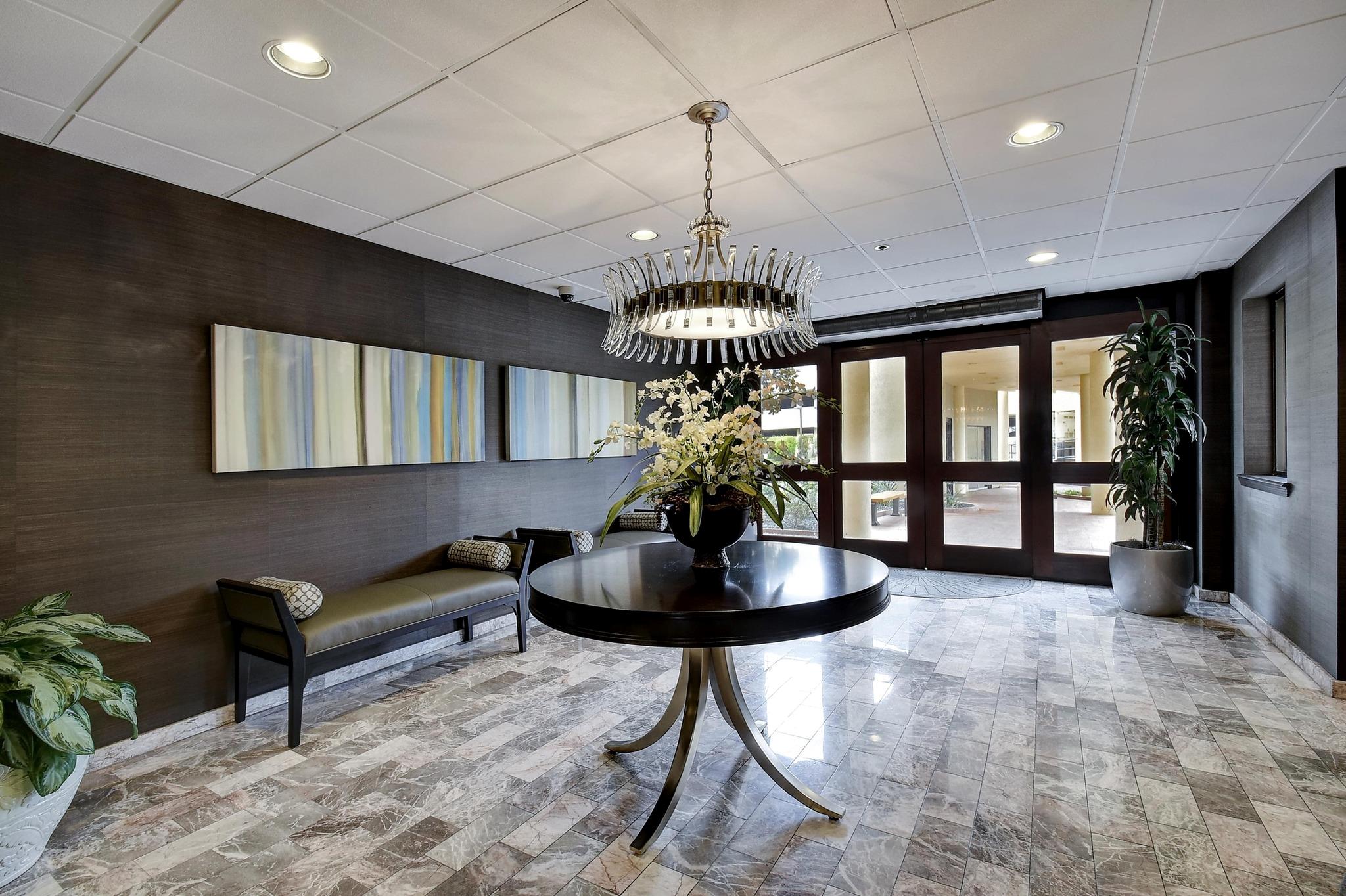 40 N Interstate 35 # 3D3, Austin, TX 78701