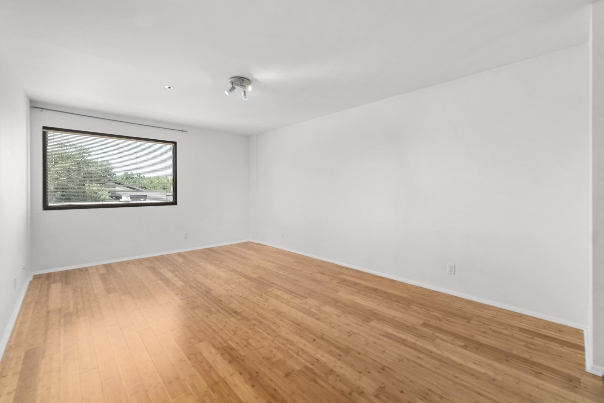 40 N Interstate 35 # 3D3, Austin, TX 78701