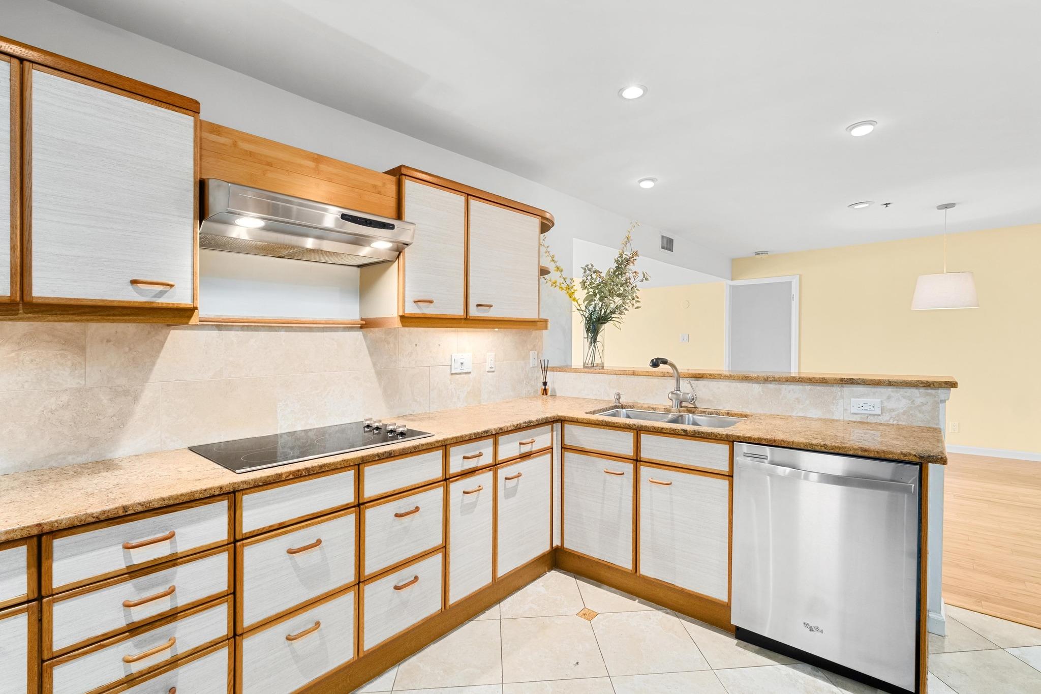 40 N Interstate 35 # 3D3, Austin, TX 78701