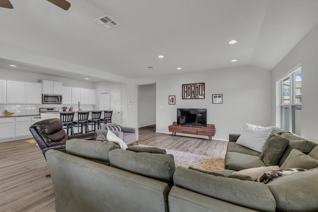 116 Gray Wolf Dr, San Marcos, TX 78666