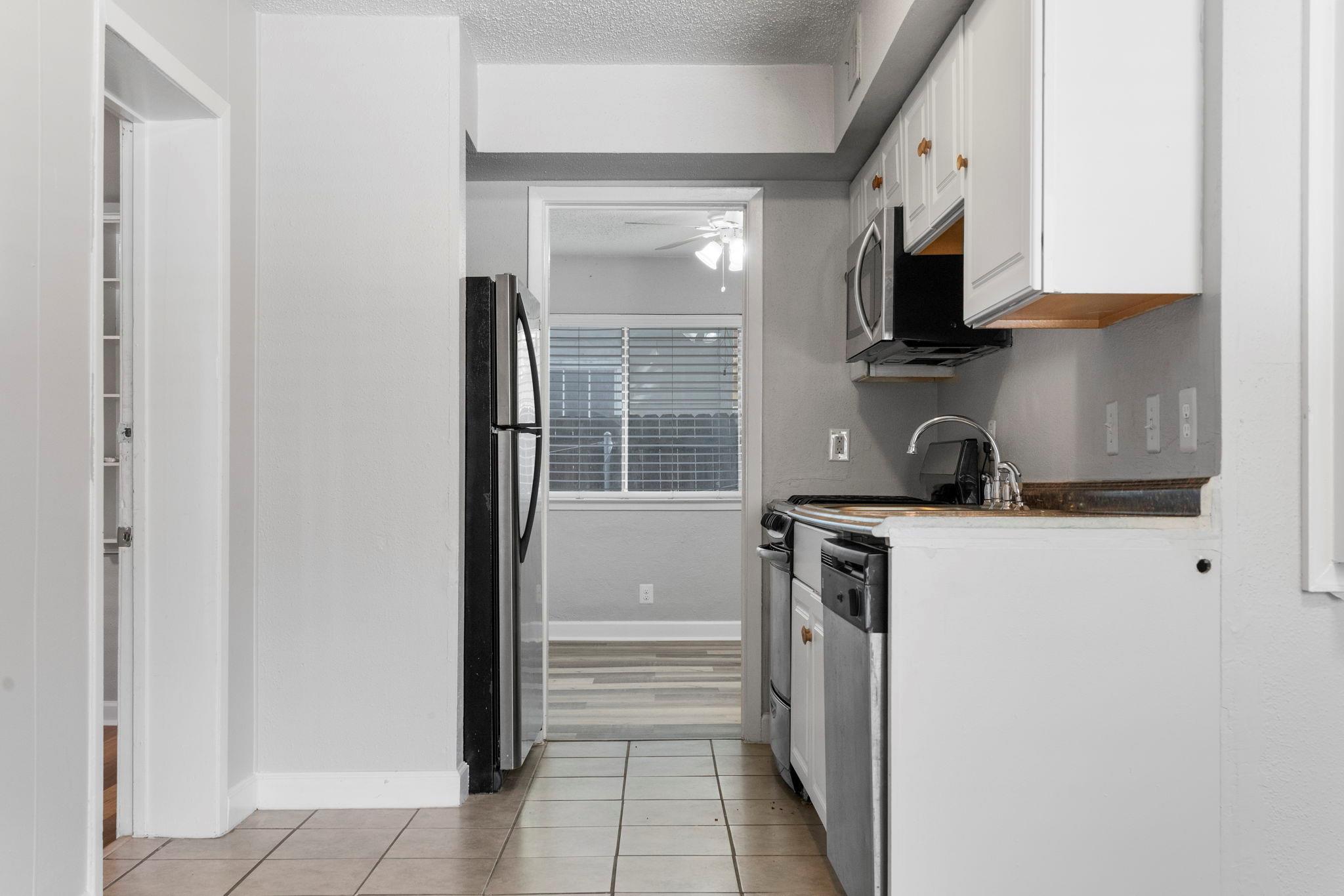 1010 W 23rd St # 4, Austin, TX 78705