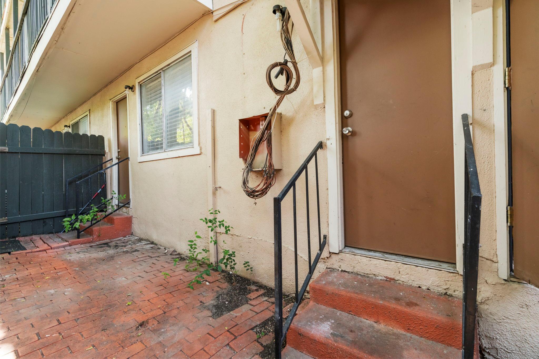 1010 W 23rd St # 4, Austin, TX 78705