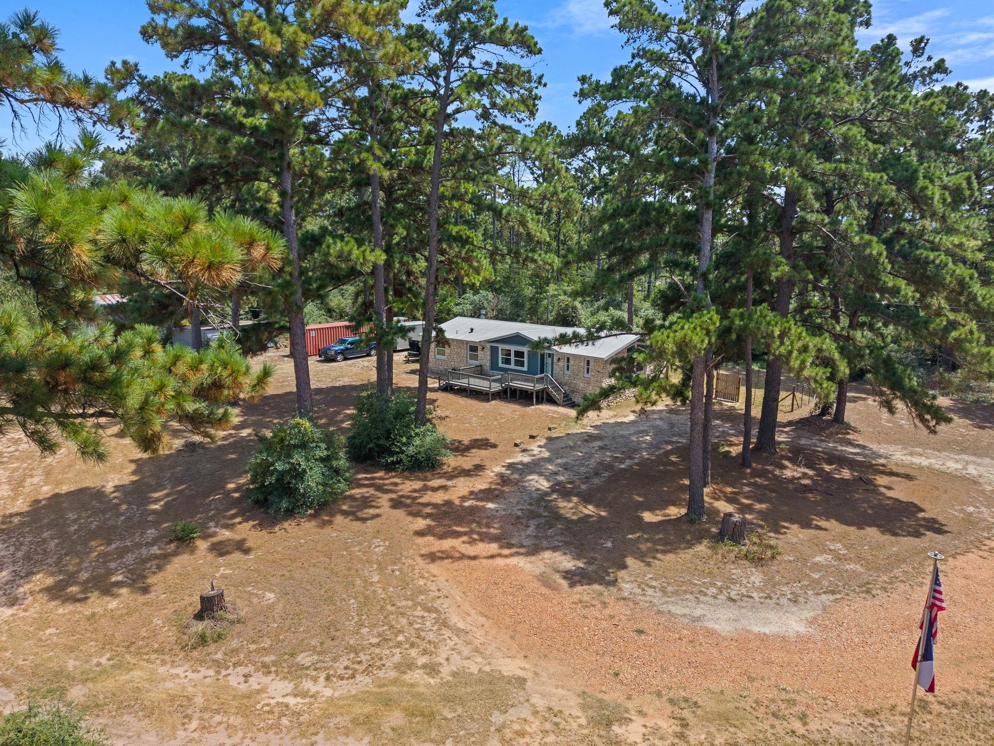 111 Scenic Farms Dr, McDade, TX 78650