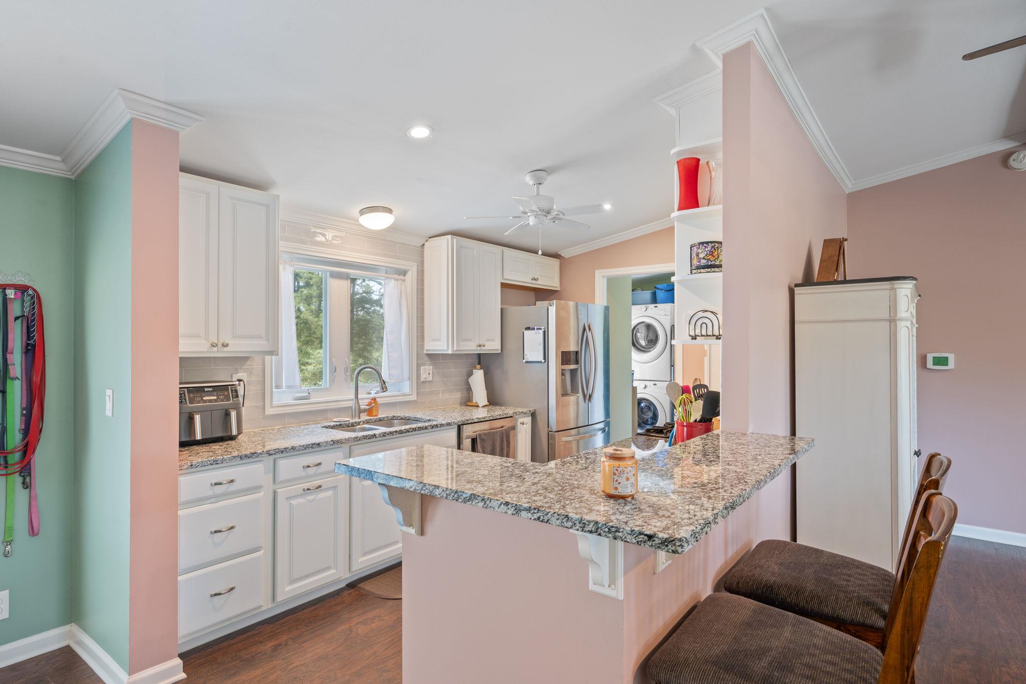 111 Scenic Farms Dr, McDade, TX 78650