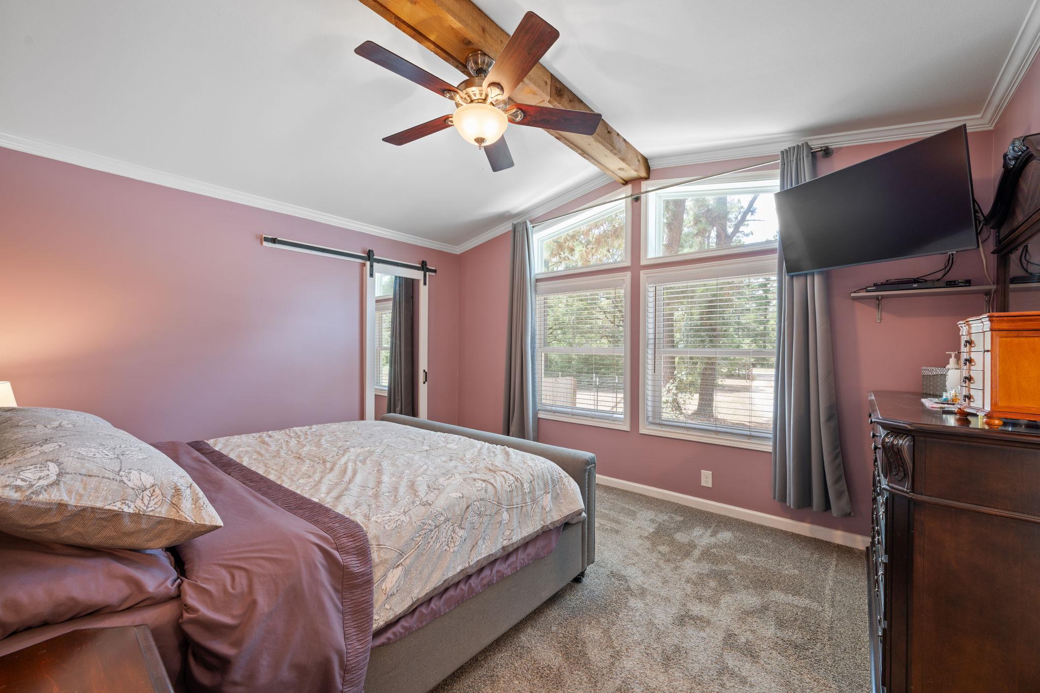 111 Scenic Farms Dr, McDade, TX 78650