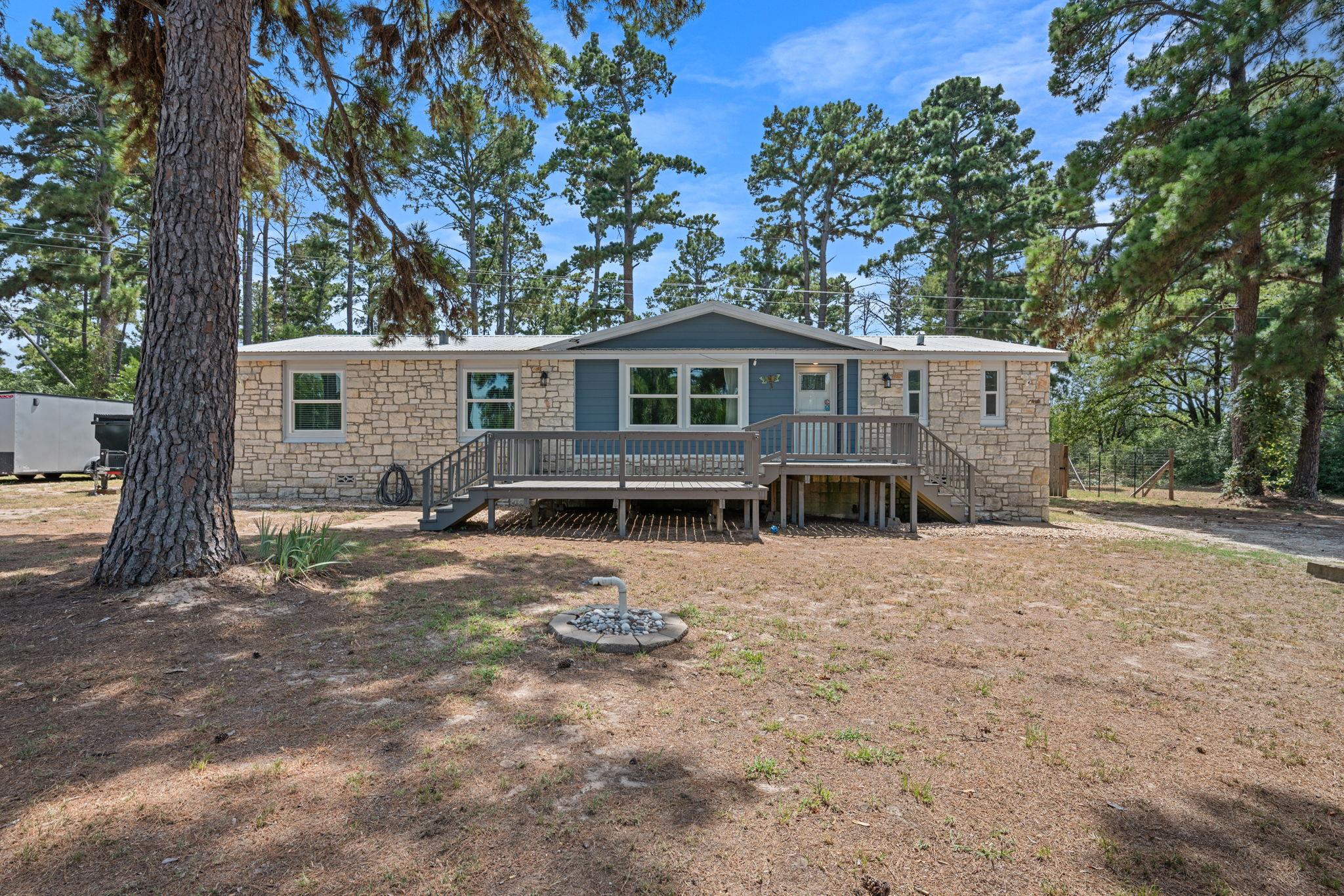111 Scenic Farms Dr, McDade, TX 78650