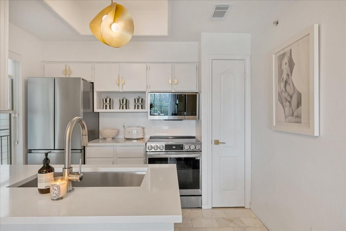 6000 Shepherd Mountain Cv # 915, Austin, TX 78730