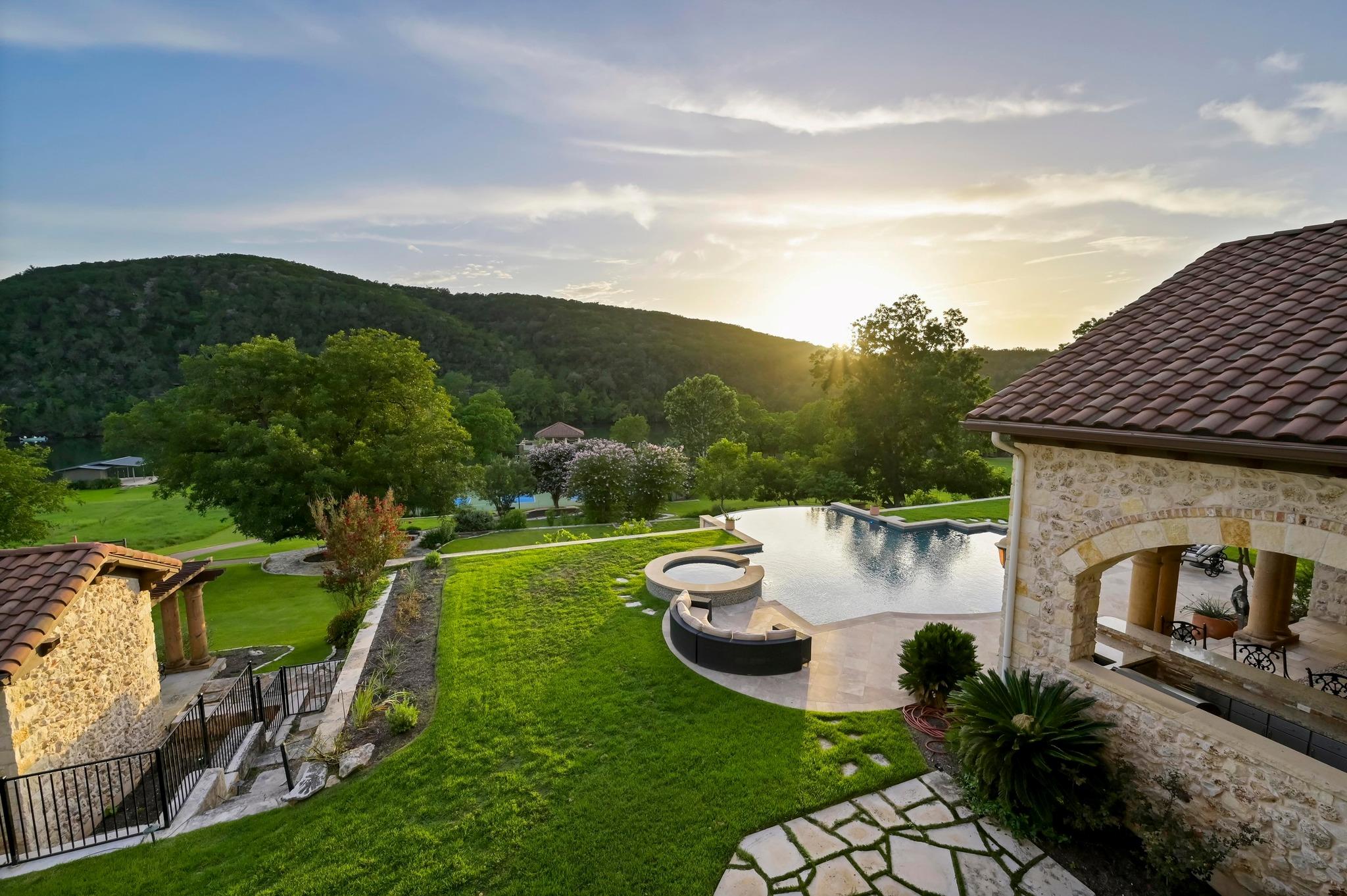 13322 Shore Vista Dr, Austin, TX 78732