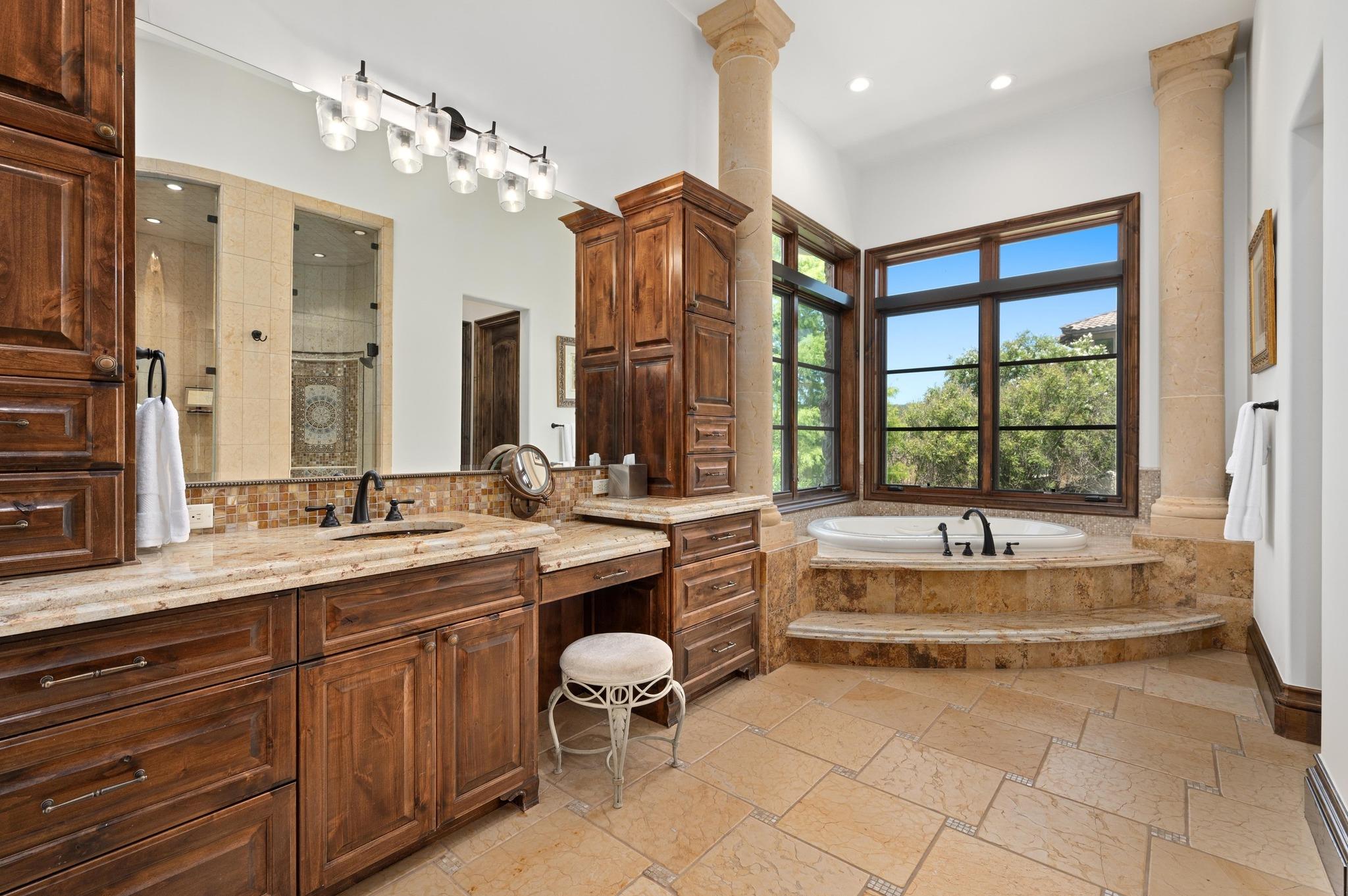 13322 Shore Vista Dr, Austin, TX 78732