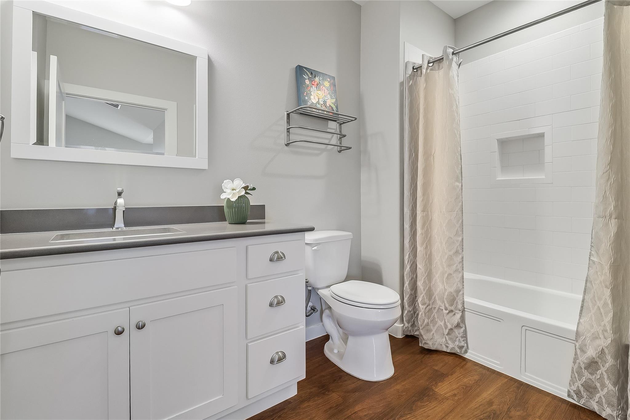 3 Brookmeadow Dr # B, Wimberley, TX 78676