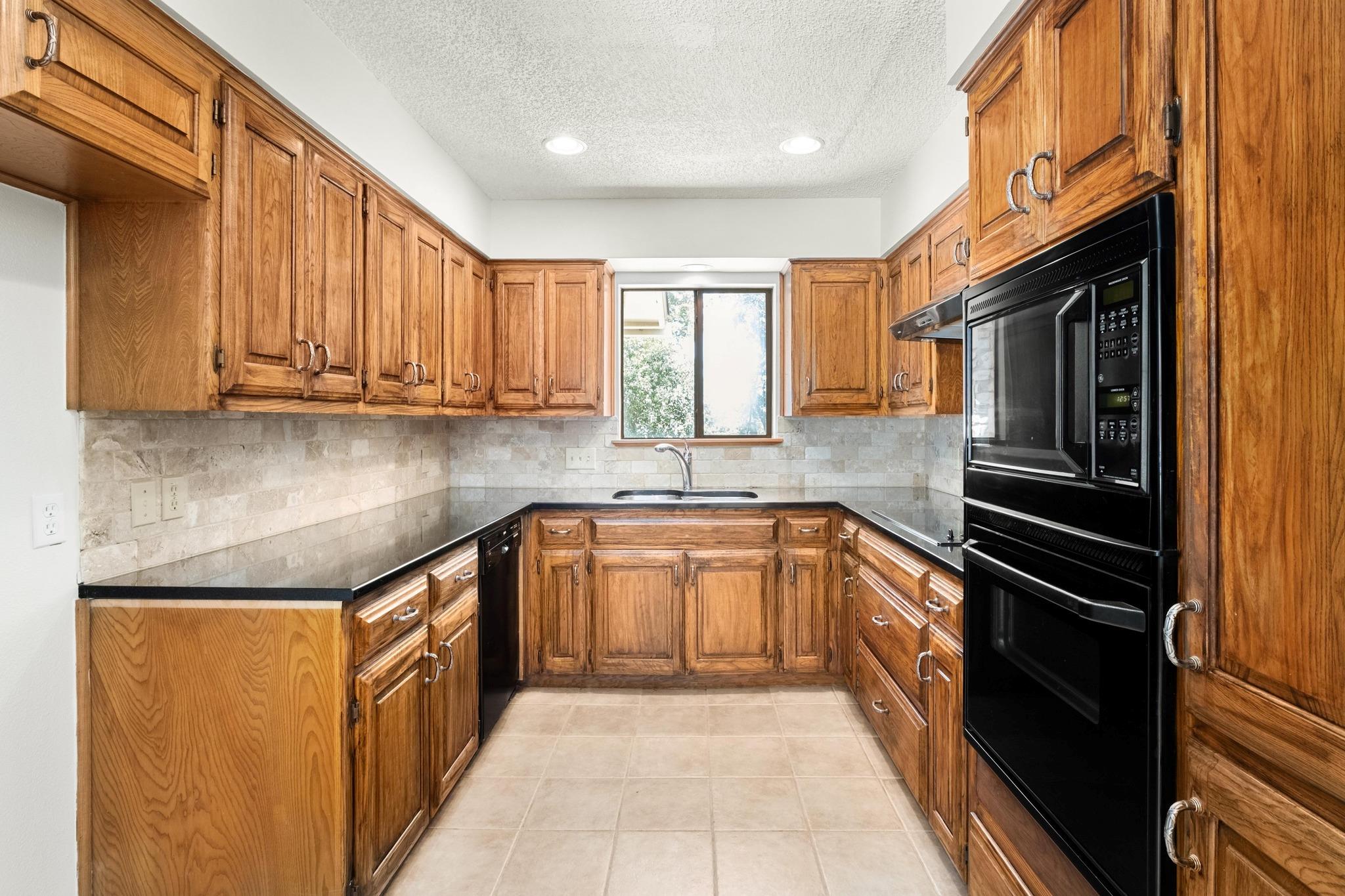 9602 Petite Cove II, Austin, TX 78750
