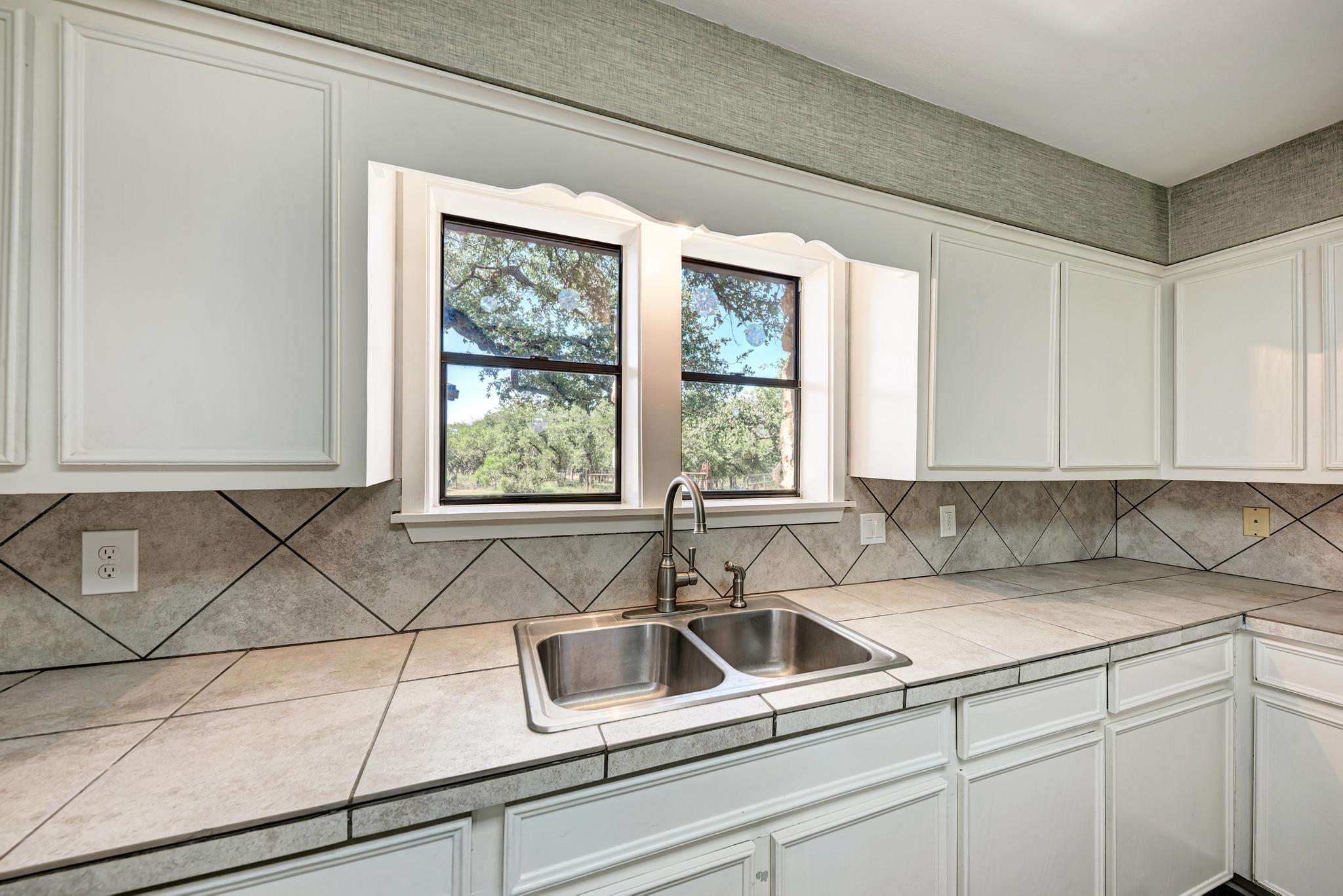 200 Shelton Ranch Rd, Dripping Springs, TX 78620