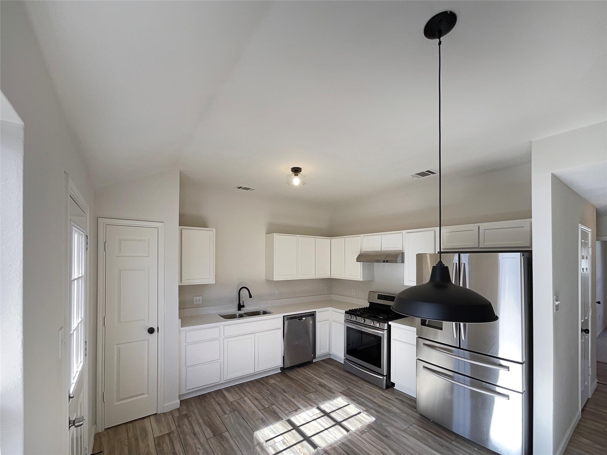 1610 Cottonwood Ct, Round Rock, TX 78664