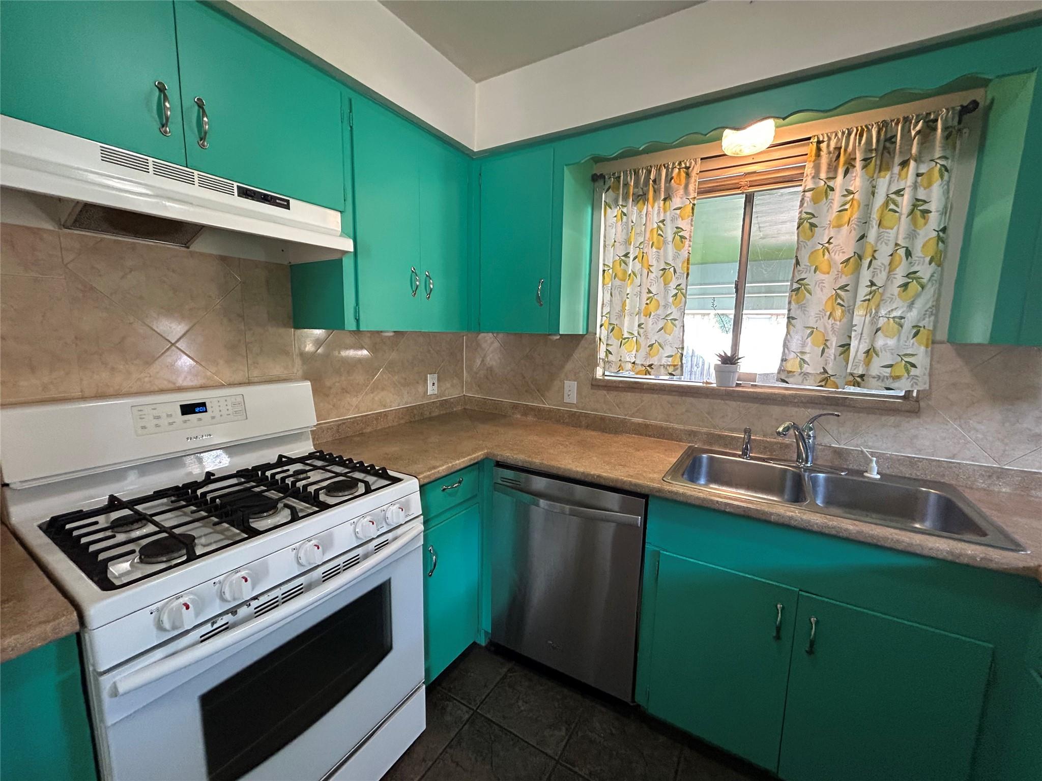 2105 Wordsworth Dr, Austin, TX 78704