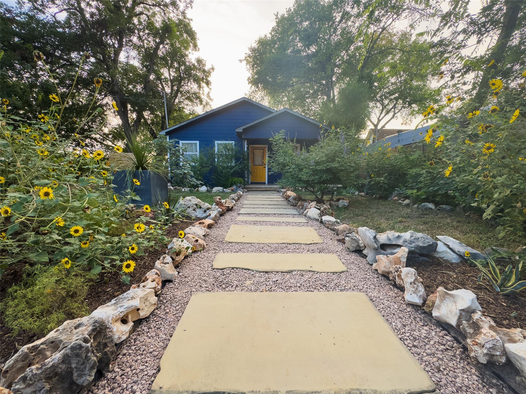 1148 Gunter St # A & B, Austin, TX 78721