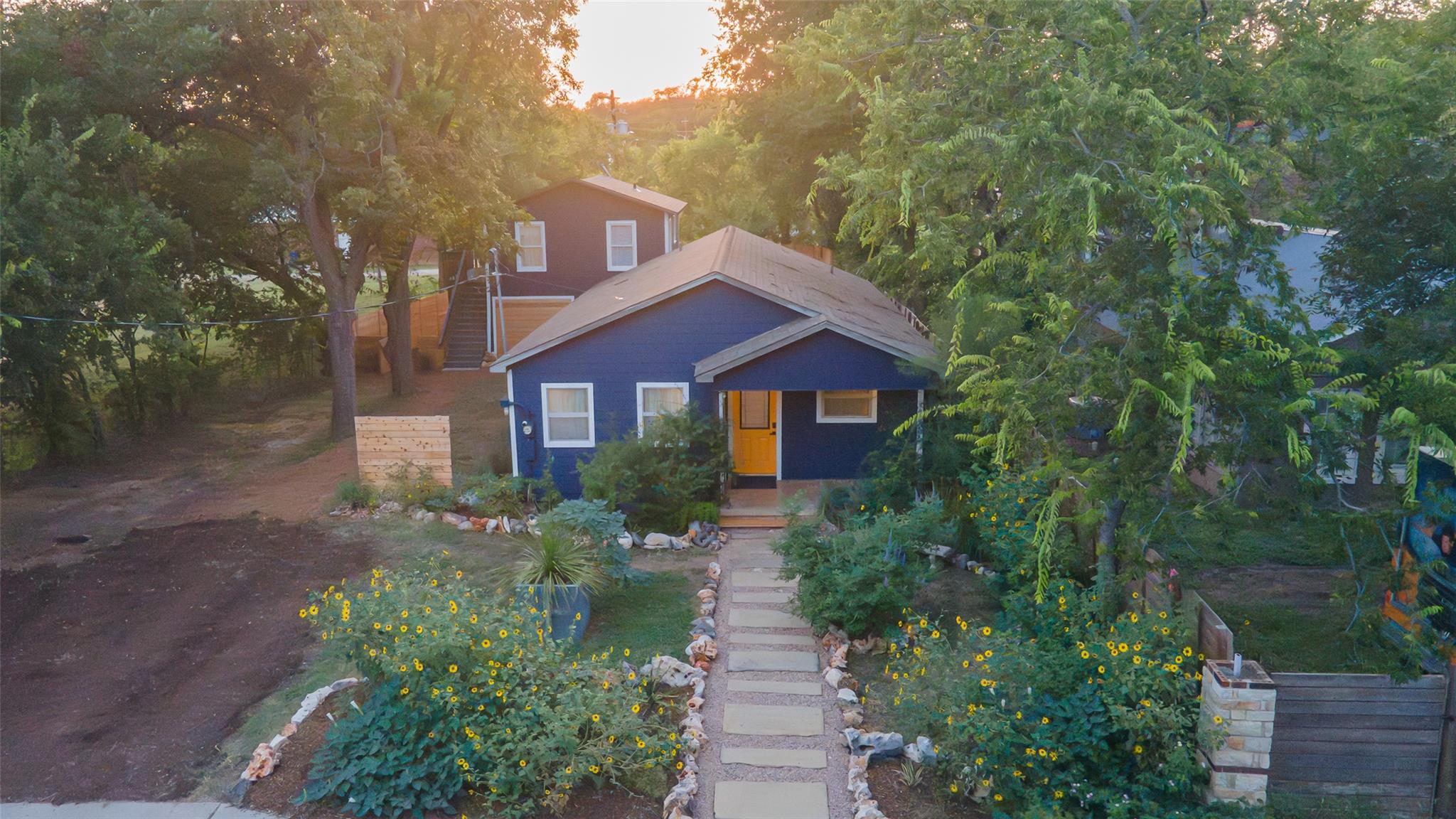 1148 Gunter St # A & B, Austin, TX 78721