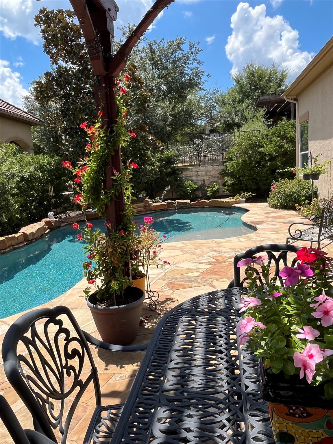 111 Whitley Dr, Austin, TX 78738