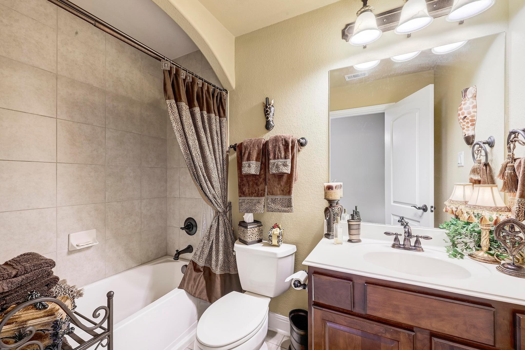 111 Whitley Dr, Austin, TX 78738