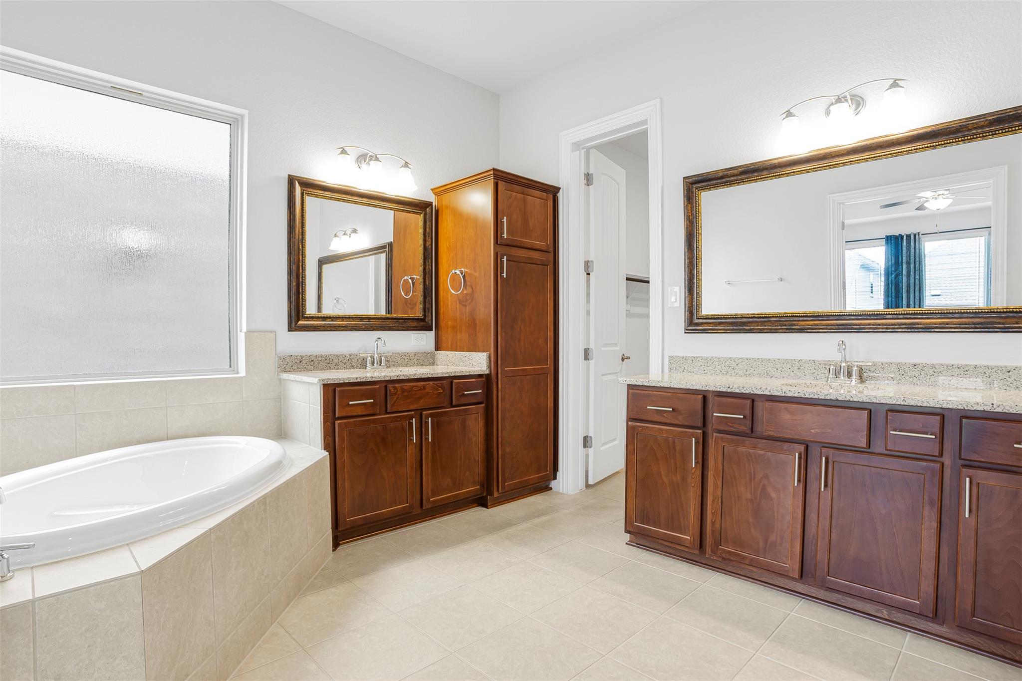 728 Landing Ln, Leander, TX 78641