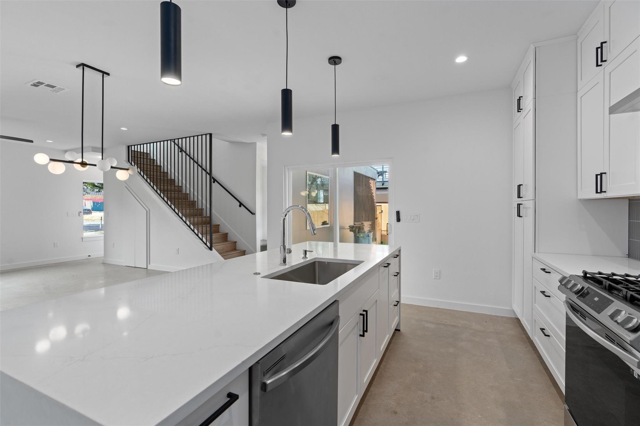 5603 Manor Rd # B, Austin, TX 78723