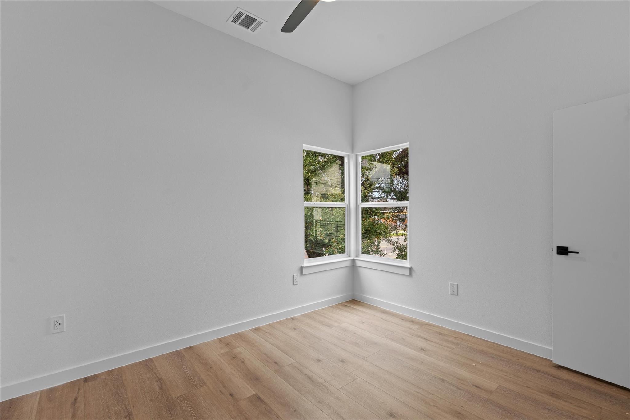 5603 Manor Rd # B, Austin, TX 78723