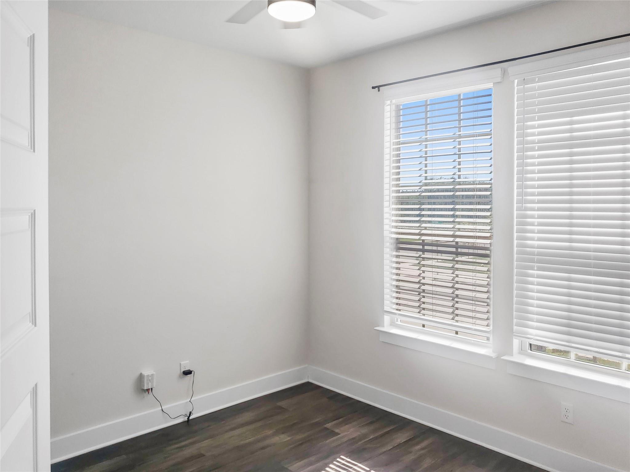 551 Tanda Ln, Hutto, TX 78634