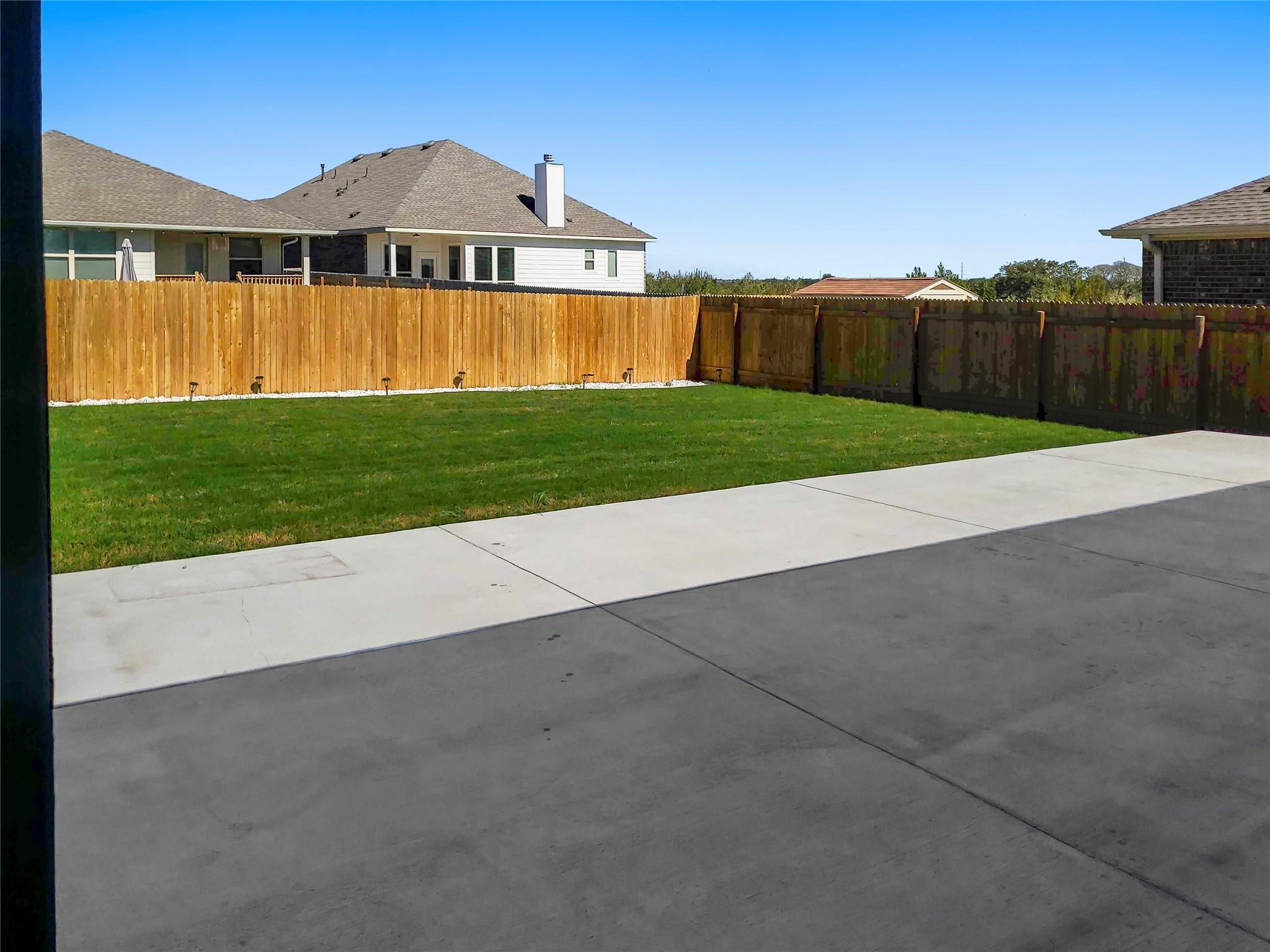 551 Tanda Ln, Hutto, TX 78634