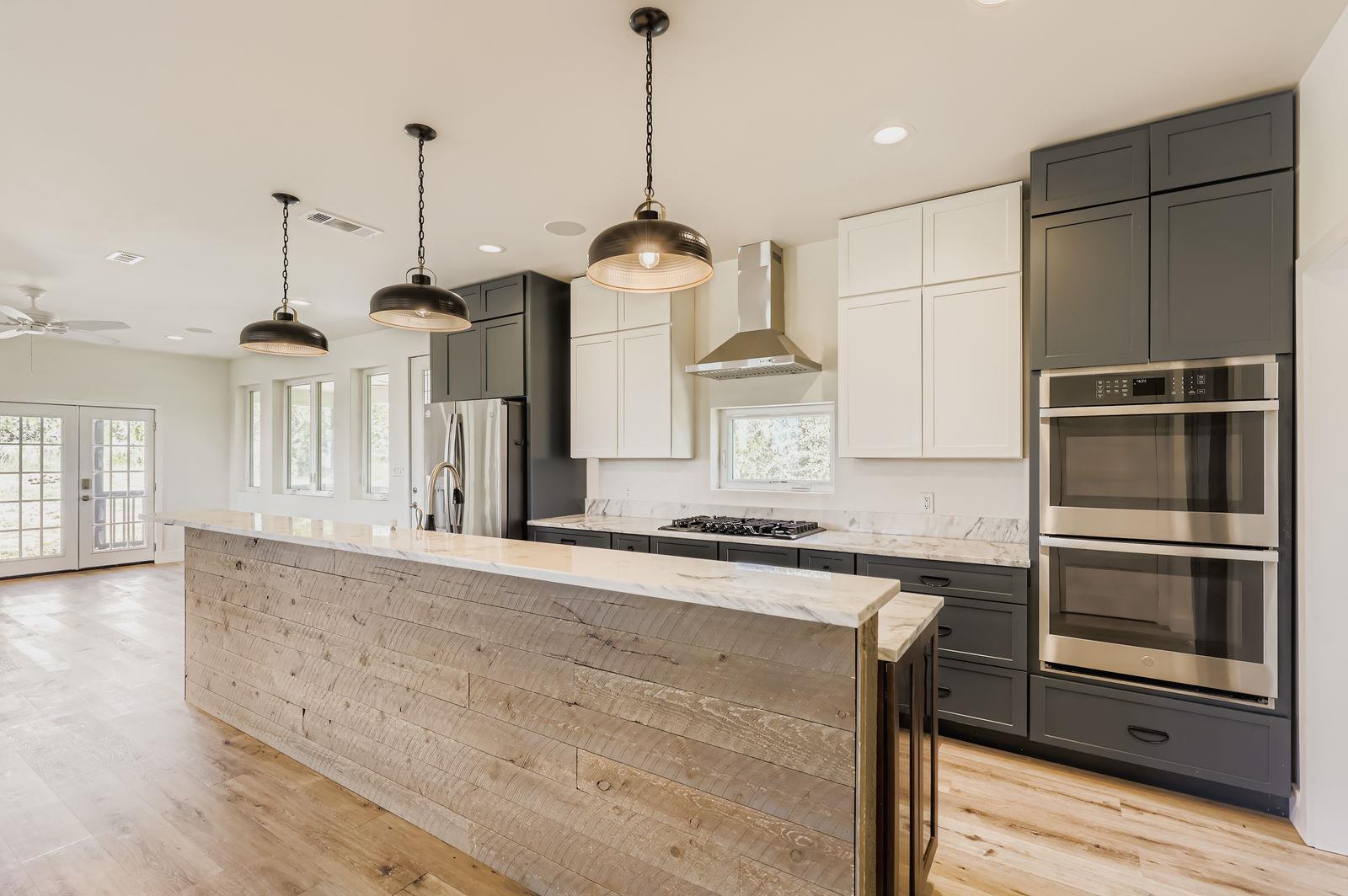 980 Sycamore Creek Dr, Dripping Springs, TX 78620