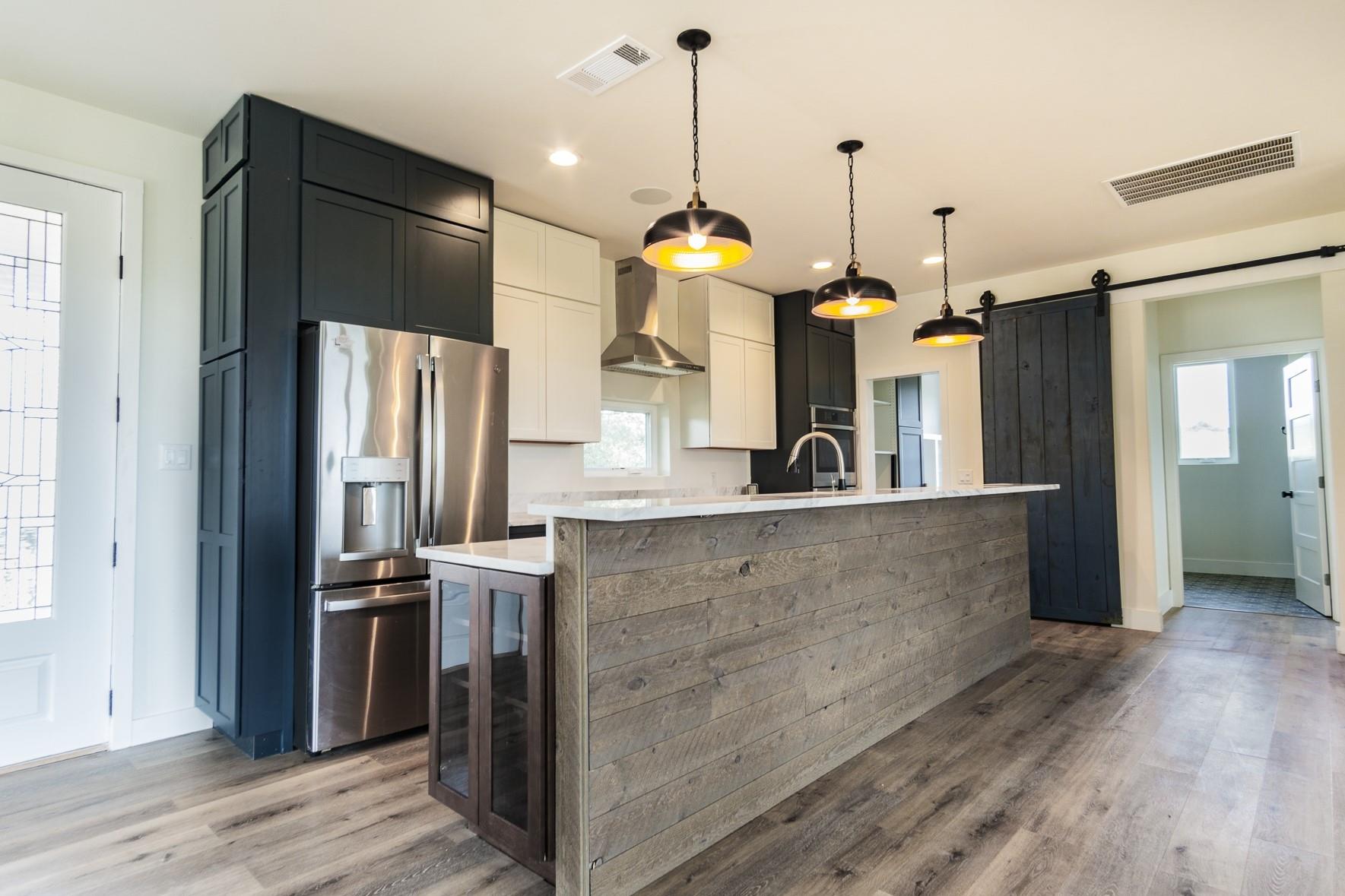 980 Sycamore Creek Dr, Dripping Springs, TX 78620