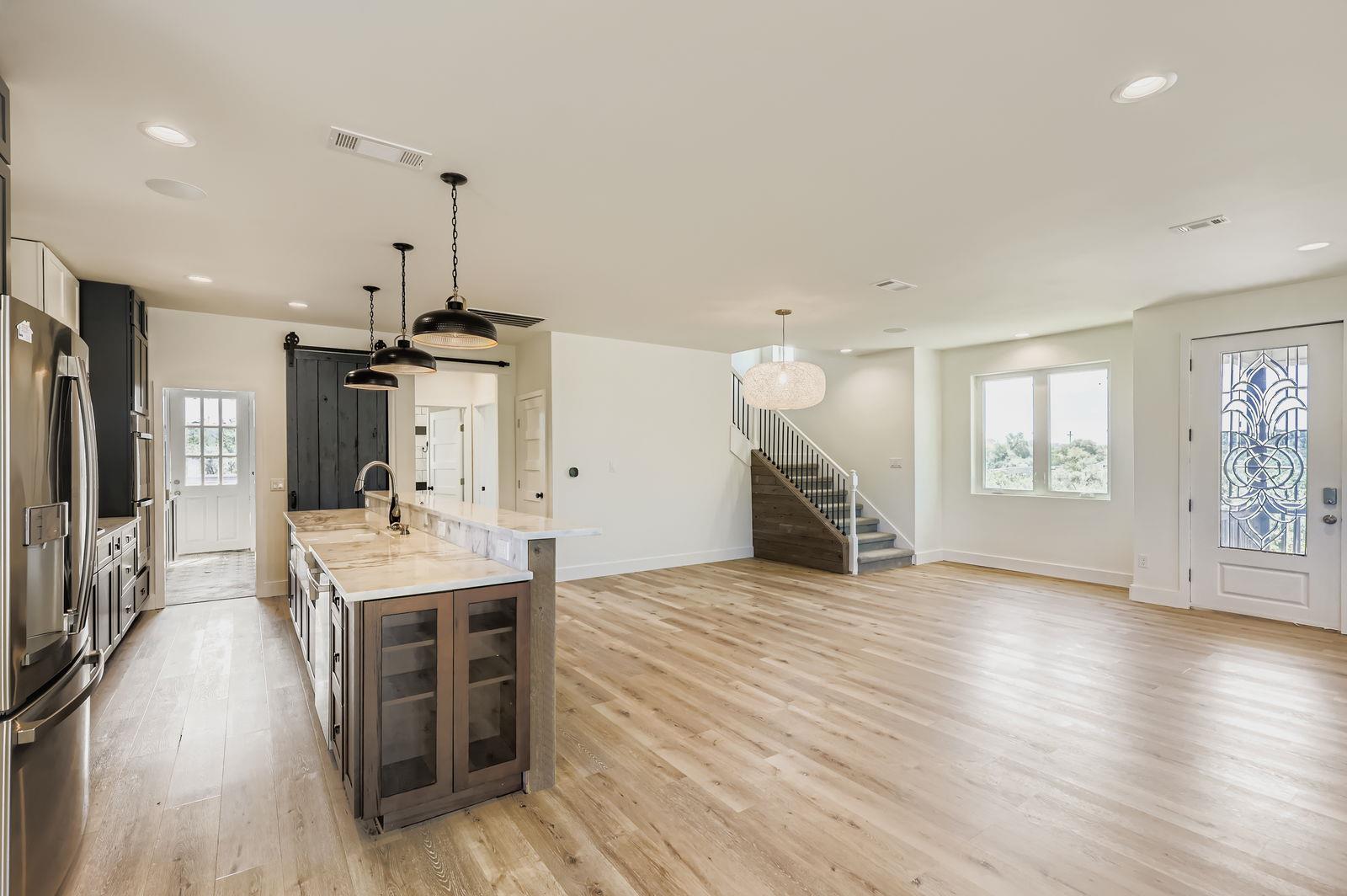 980 Sycamore Creek Dr, Dripping Springs, TX 78620