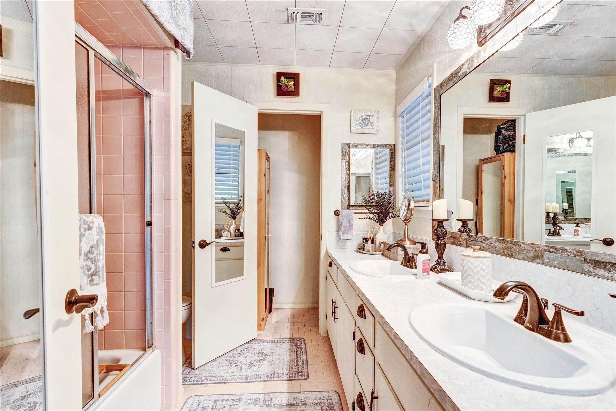 18700 San Marcos Highway, Martindale, TX 78655