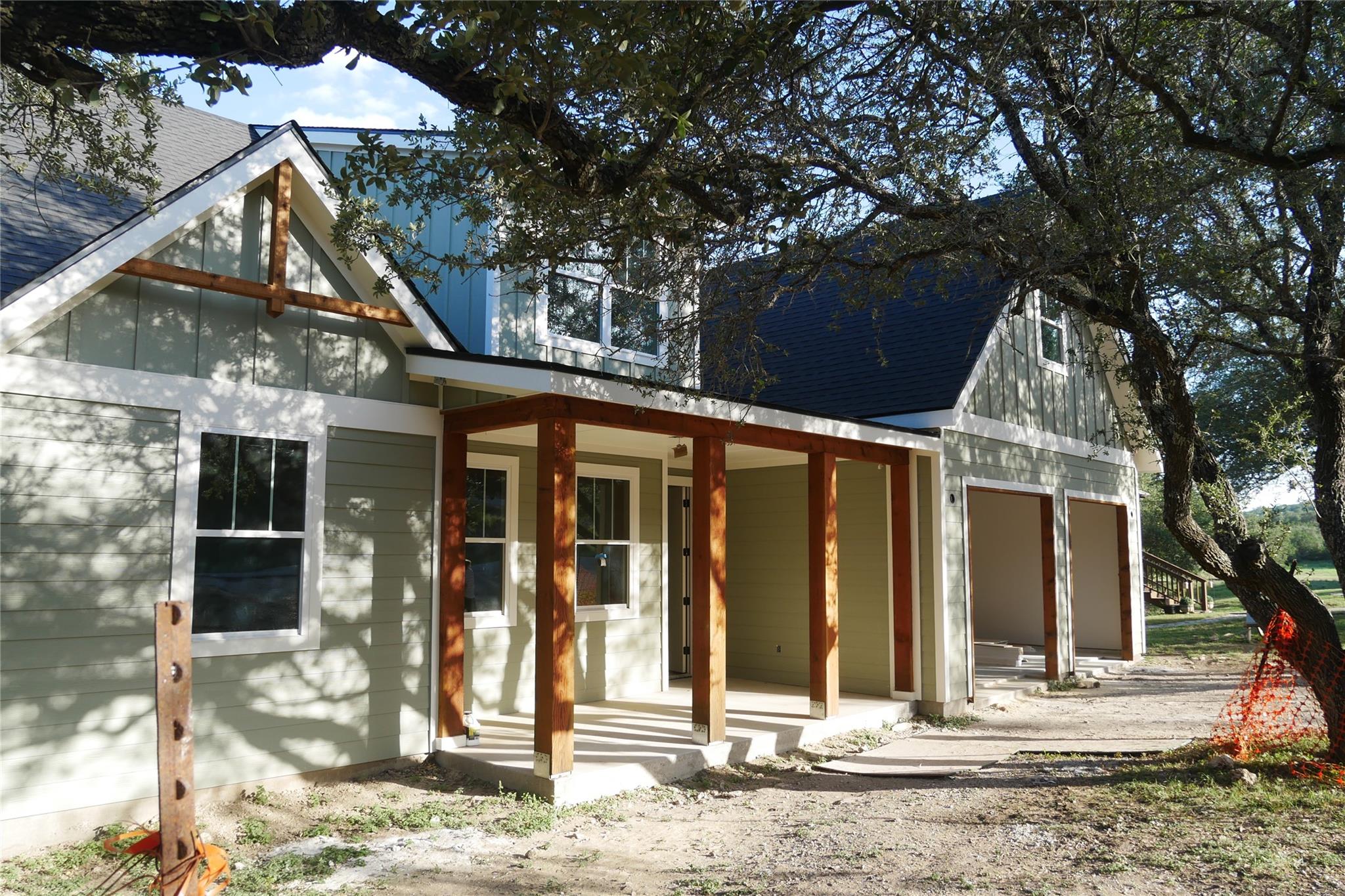 813 Newport Dr, Spicewood, TX 78669