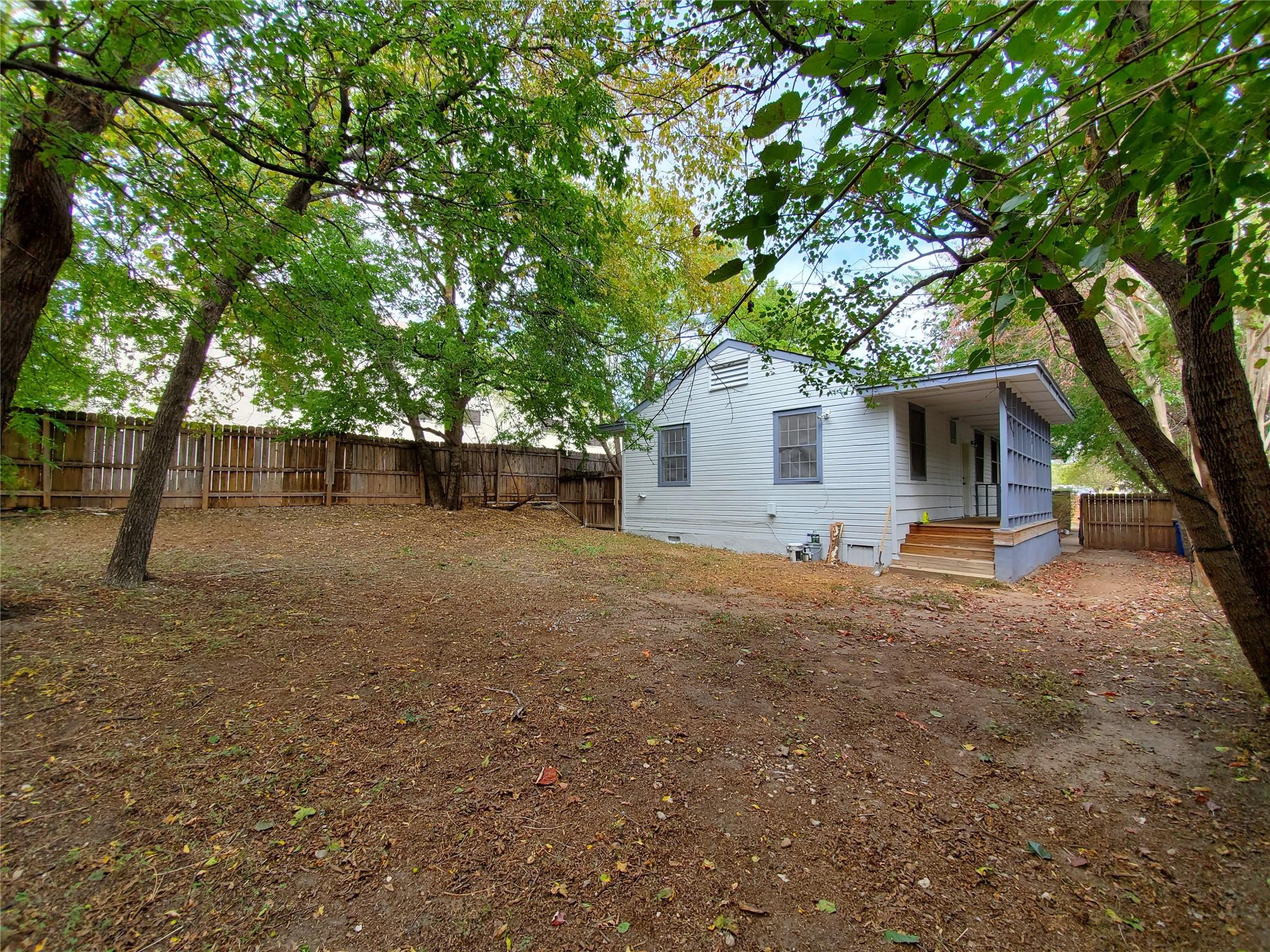 925 E 41st St # B, Austin, TX 78751